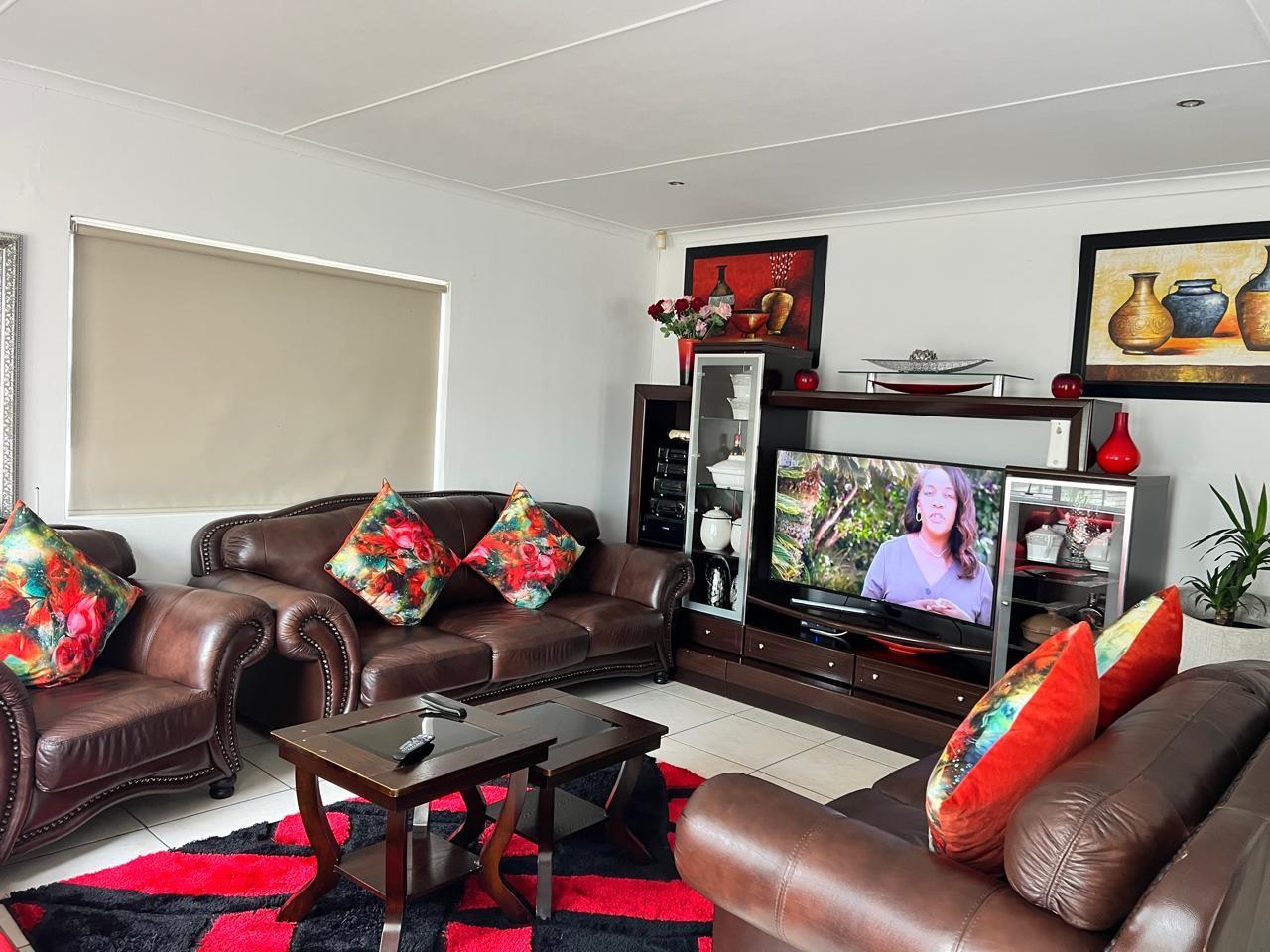 Townhouse For Sale in Nahoon Valley Park, East London