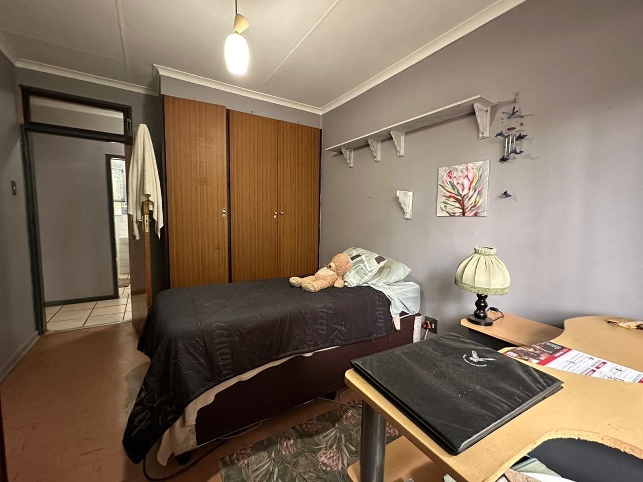 Spacious Family Home with Flatlet in Quiet Signal Hill