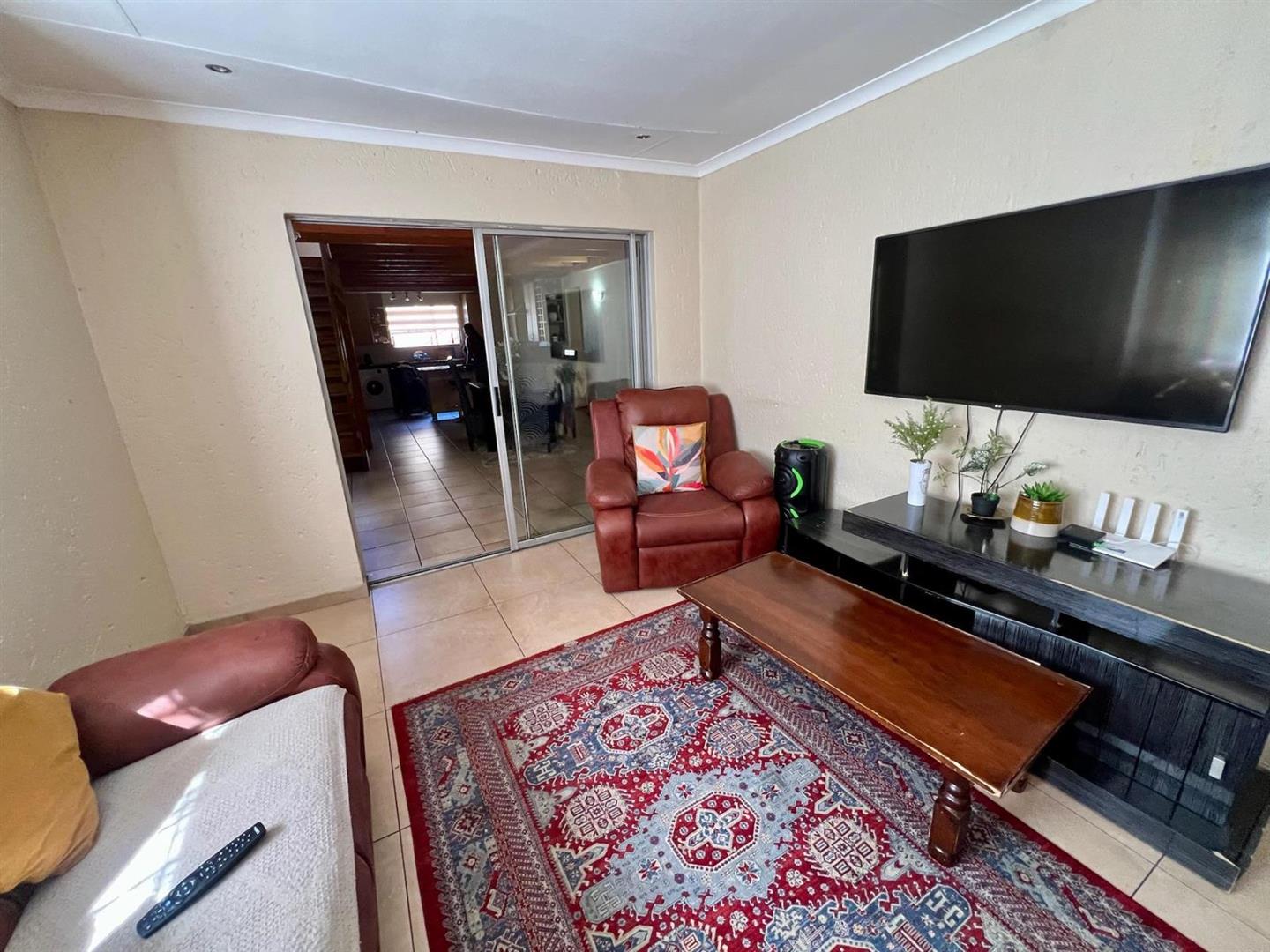 House For Sale in Buccleuch Sandton