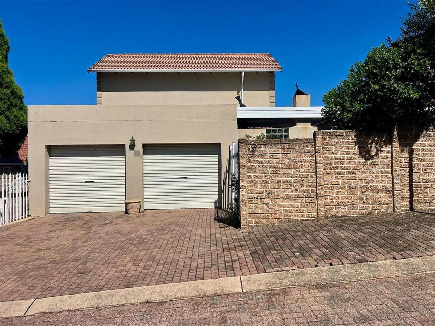 House For Sale in Buccleuch Sandton