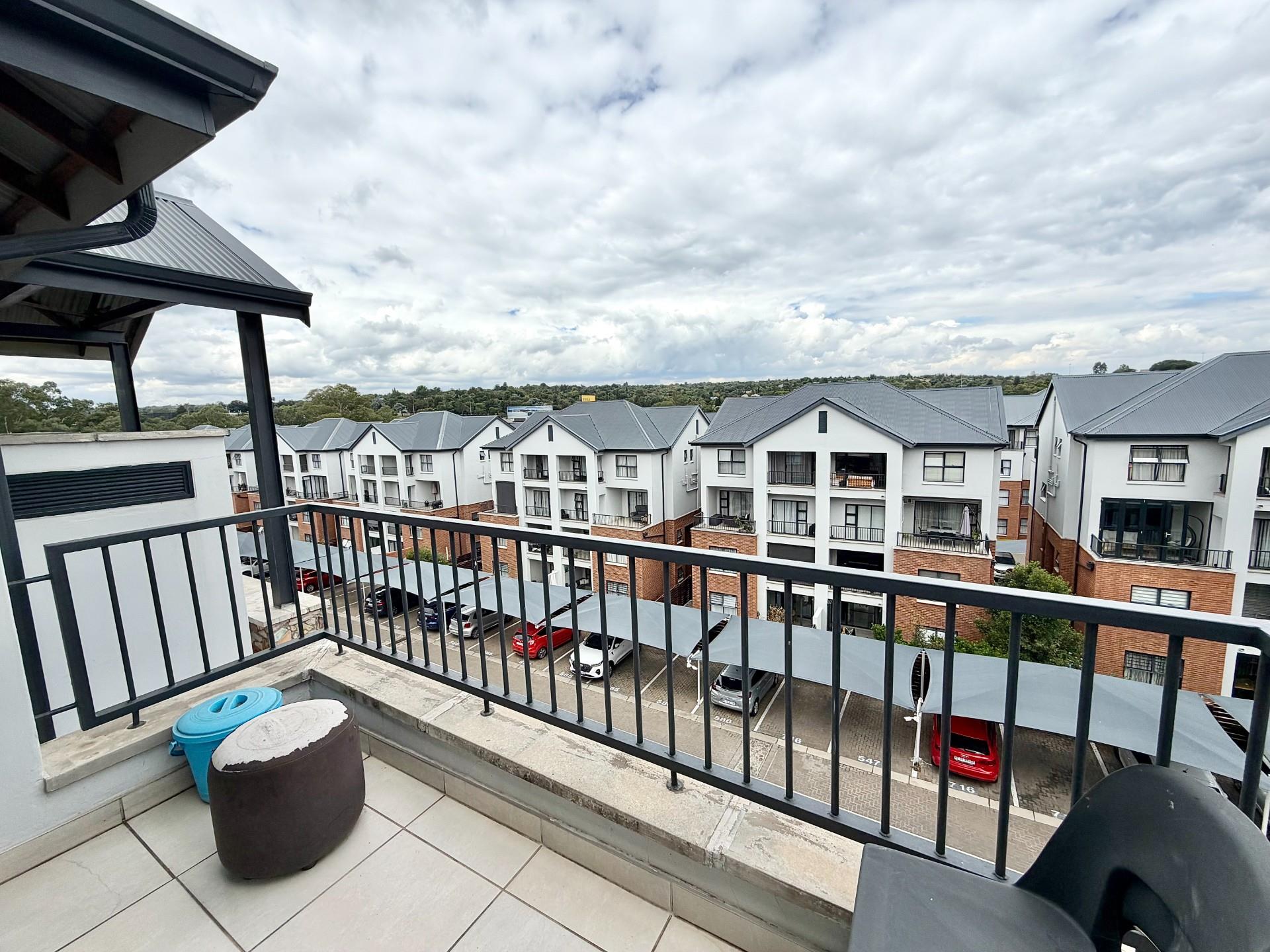 Apartment For Sale in Olivedale, Randburg