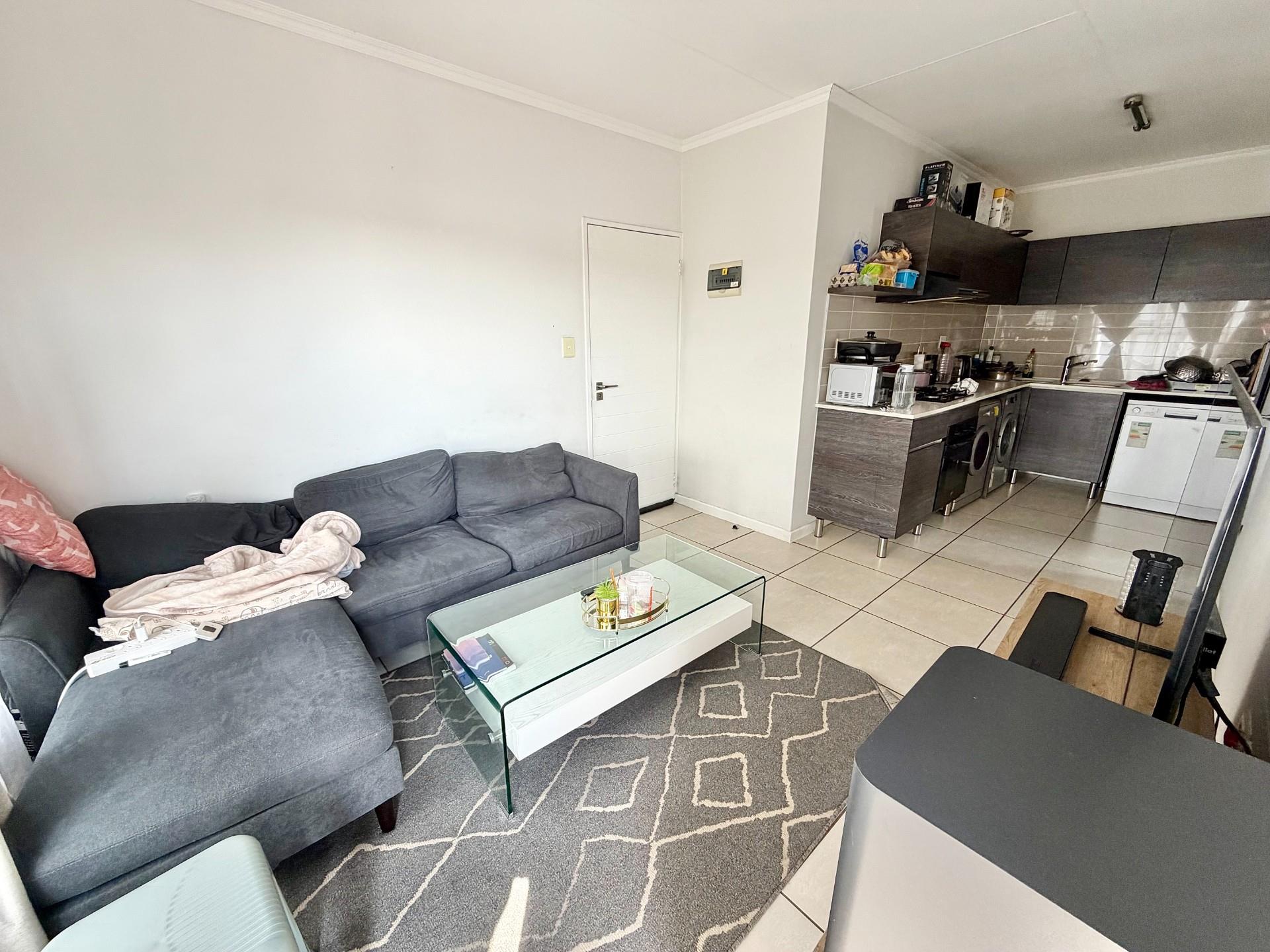 1 Bedroom Apartment For Sale in Olivedale, Randburg