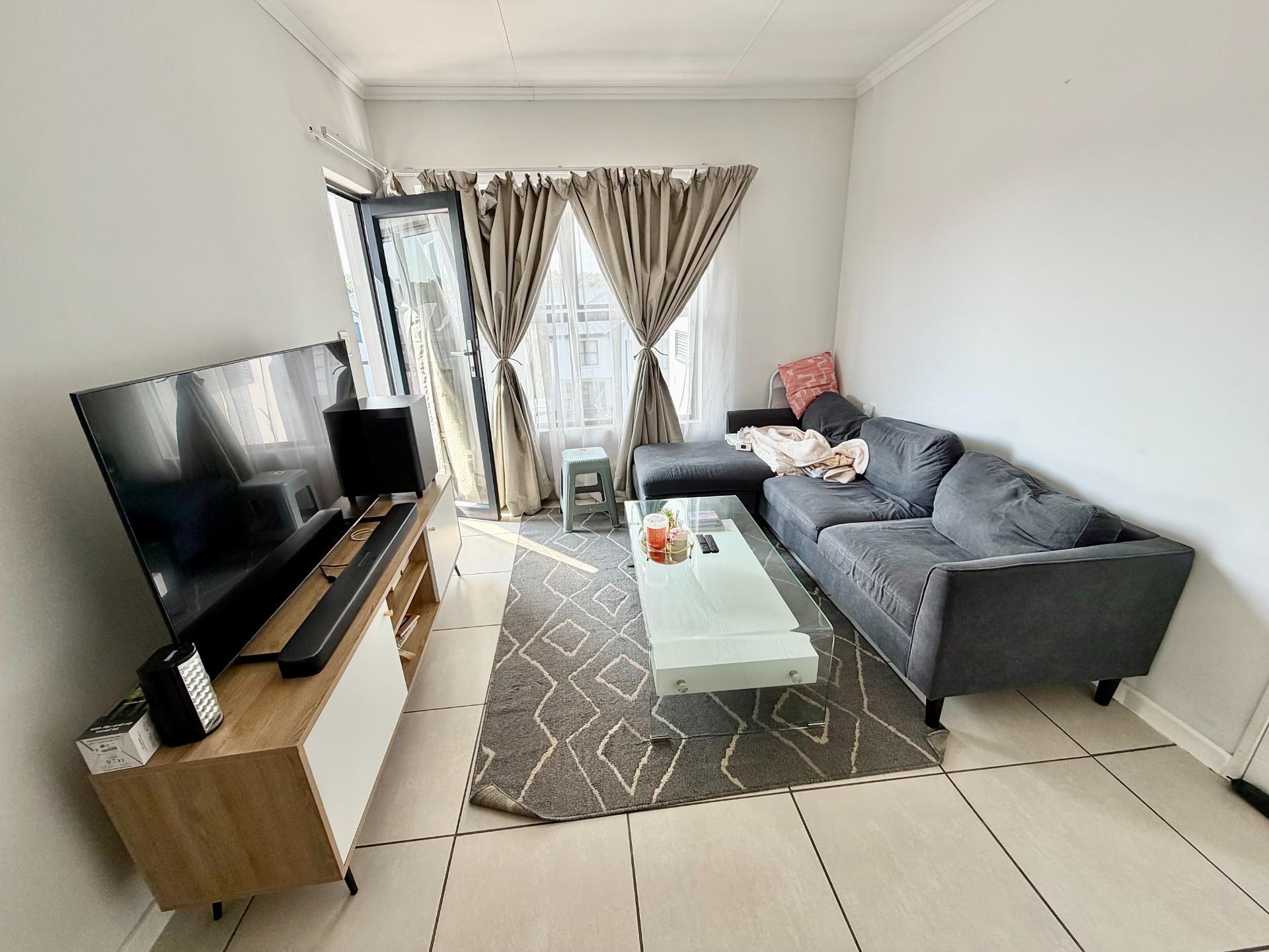 1 Bedroom Apartment For Sale in Olivedale, Randburg