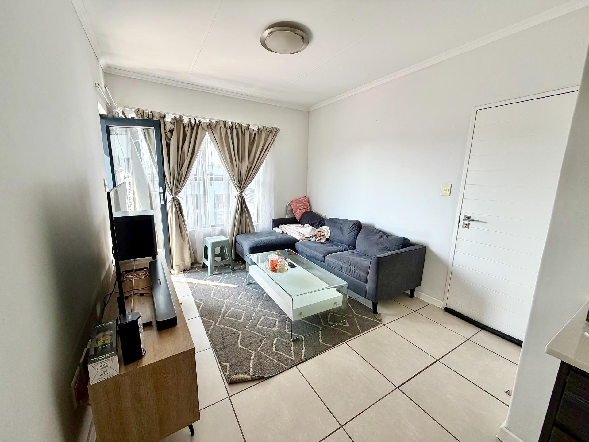 1 Bedroom Apartment For Sale in Olivedale, Randburg