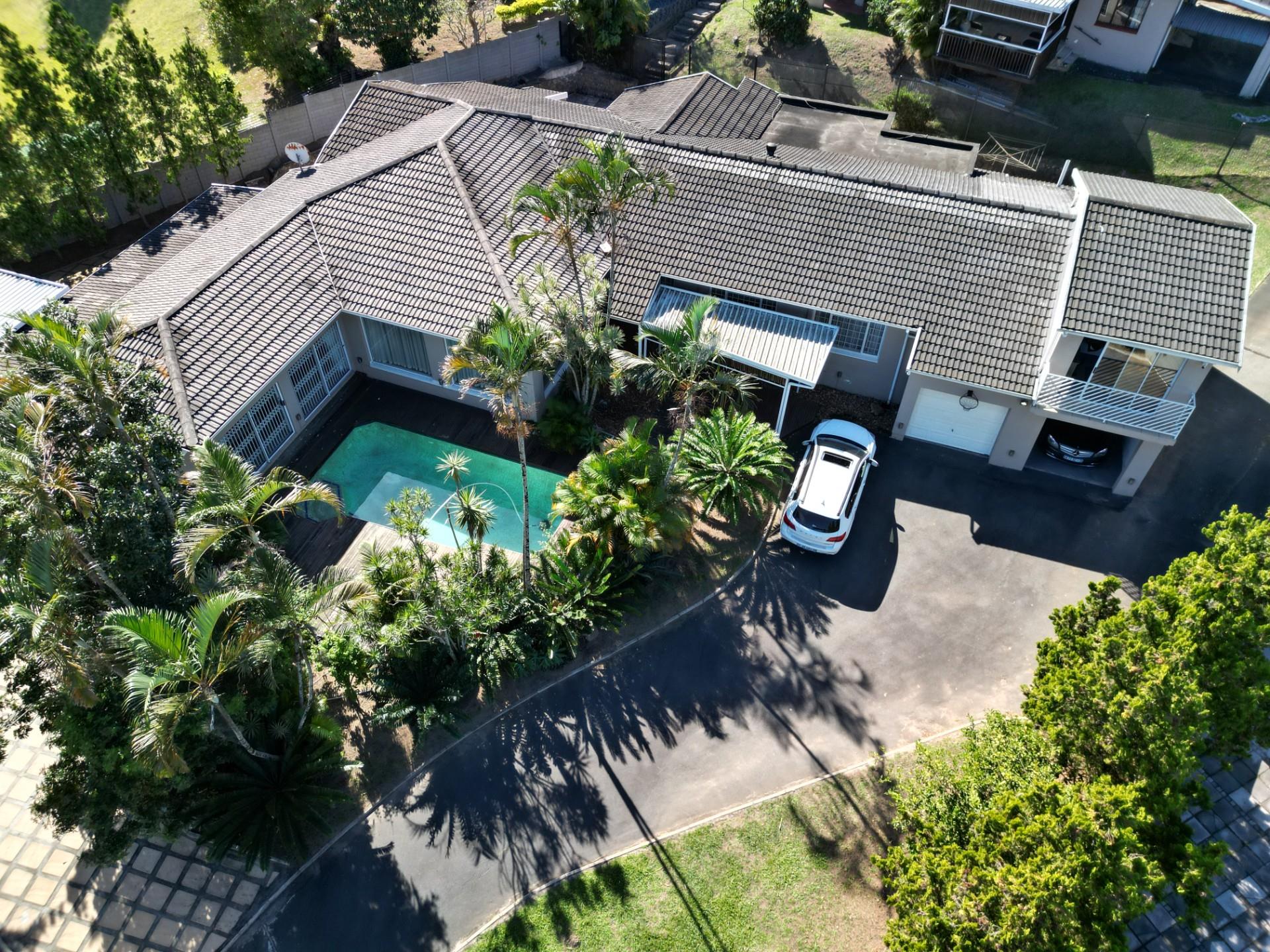 4 Bedroom House with 3 Bedroom Cottage For Sale in Farningham Ridge, Pinetown, KwaZulu Natal