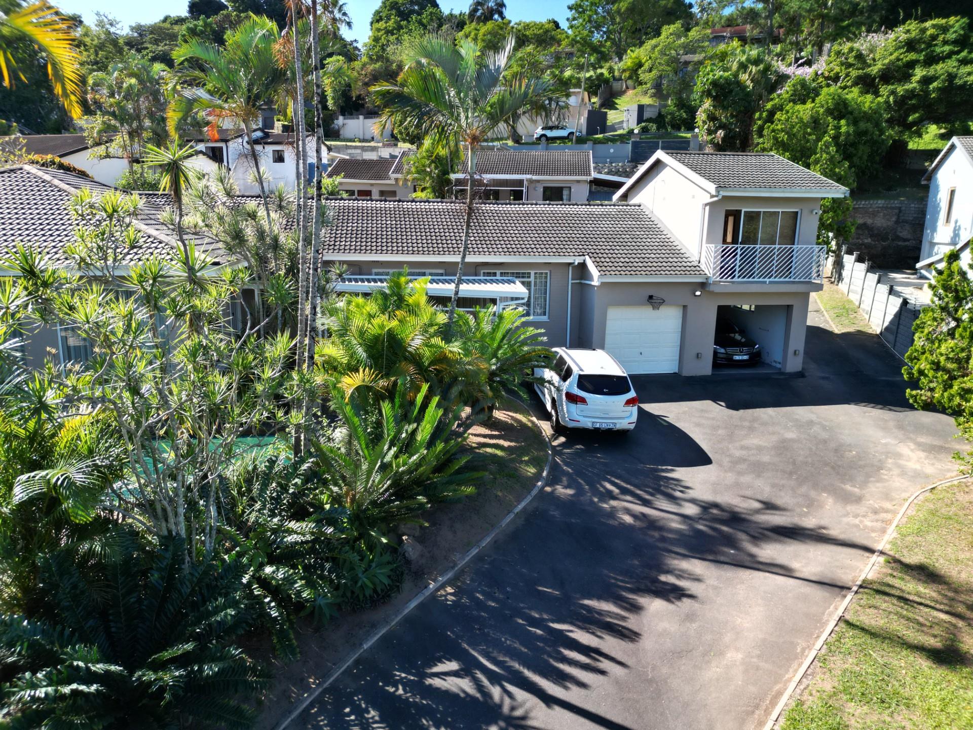 4 Bedroom House with 3 Bedroom Cottage For Sale in Farningham Ridge, Pinetown, KwaZulu Natal