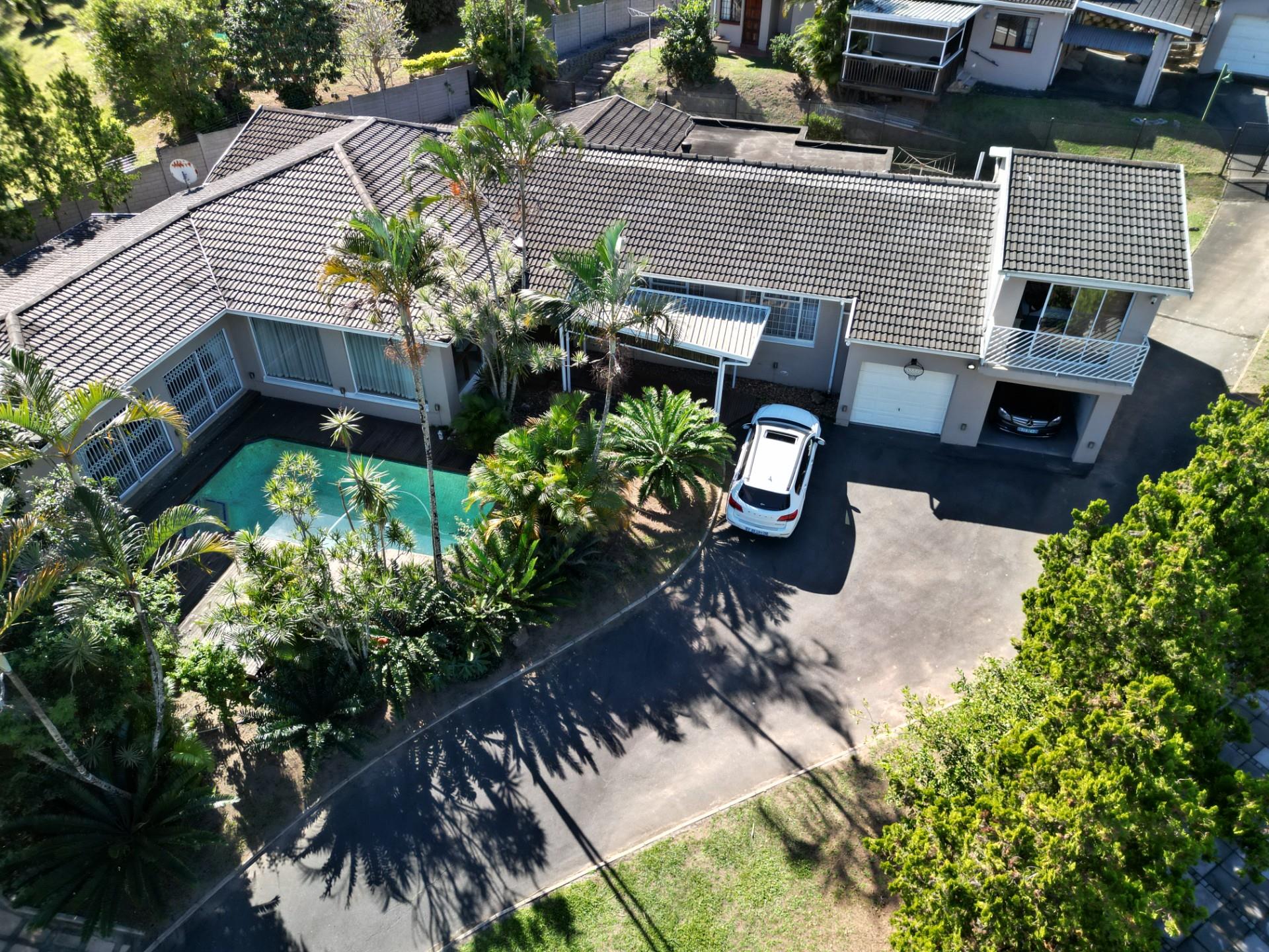 4 Bedroom House with 3 Bedroom Cottage For Sale in Farningham Ridge, Pinetown, KwaZulu Natal