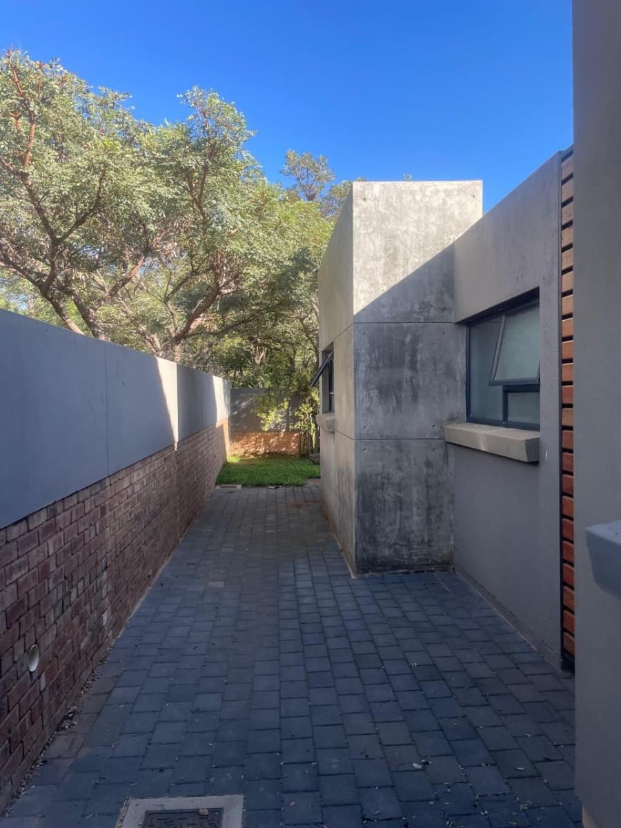 Standalone house For Sale in Roodepark Eco Estate, Kameeldrift East, Pretoria