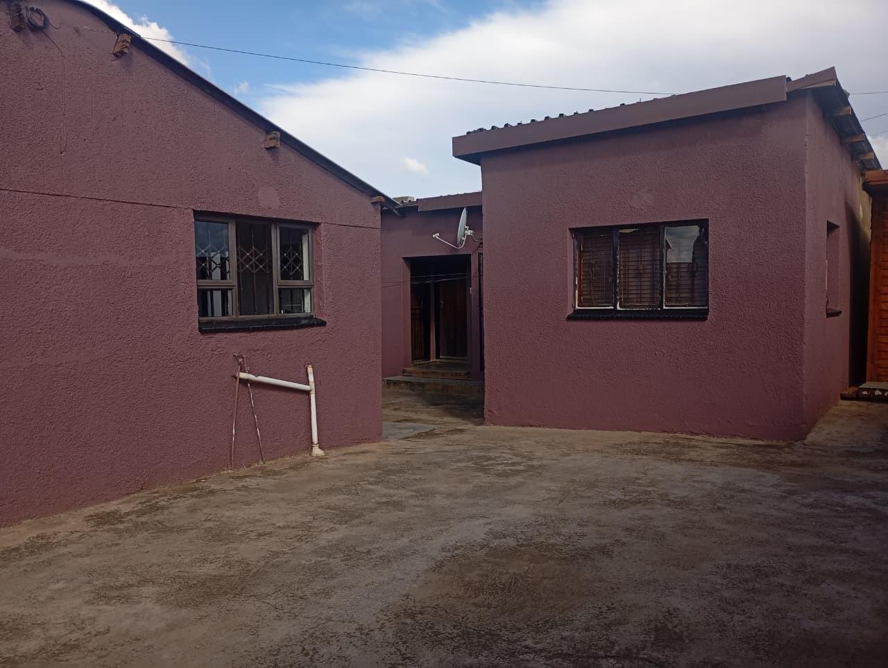 House To Rent in Naledi, Soweto