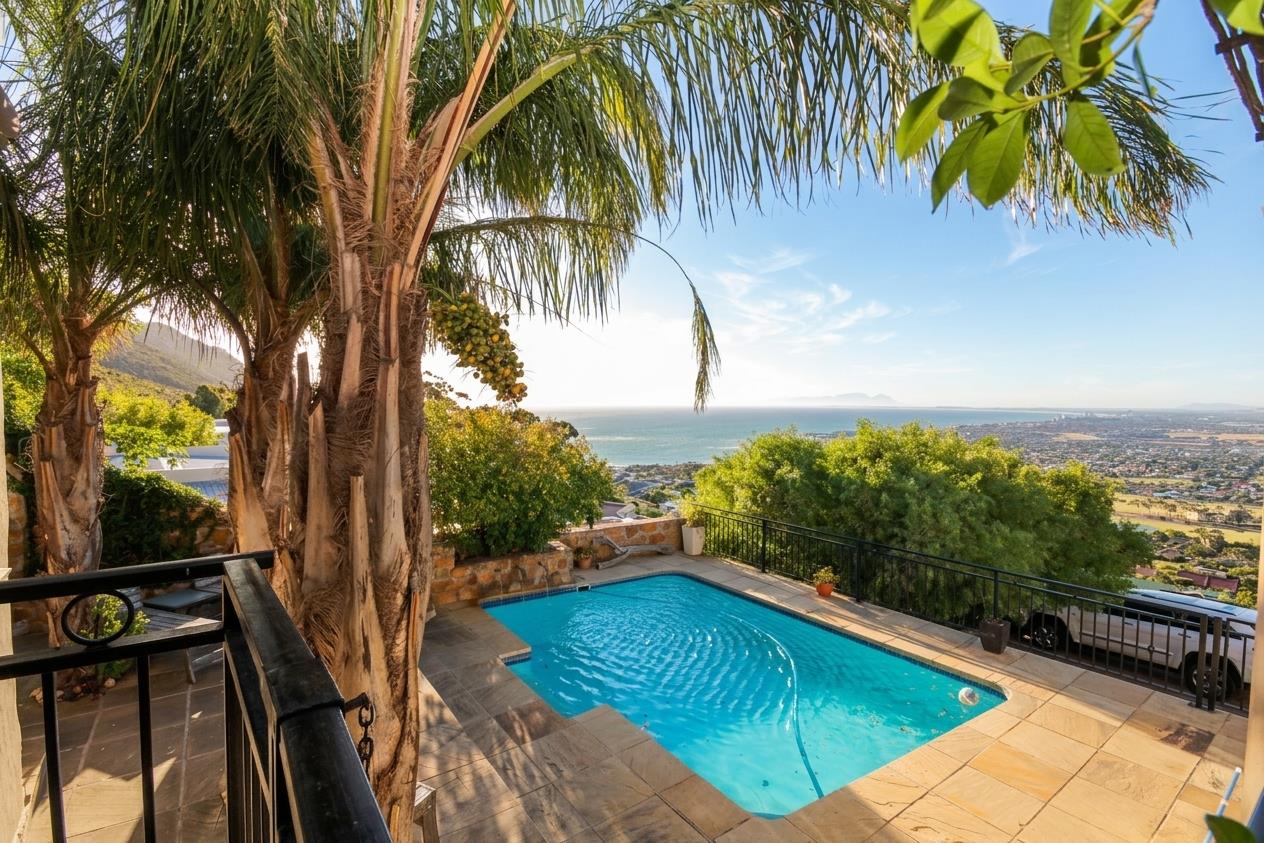 Luxury 6 Bedroom Mediterranean Villa