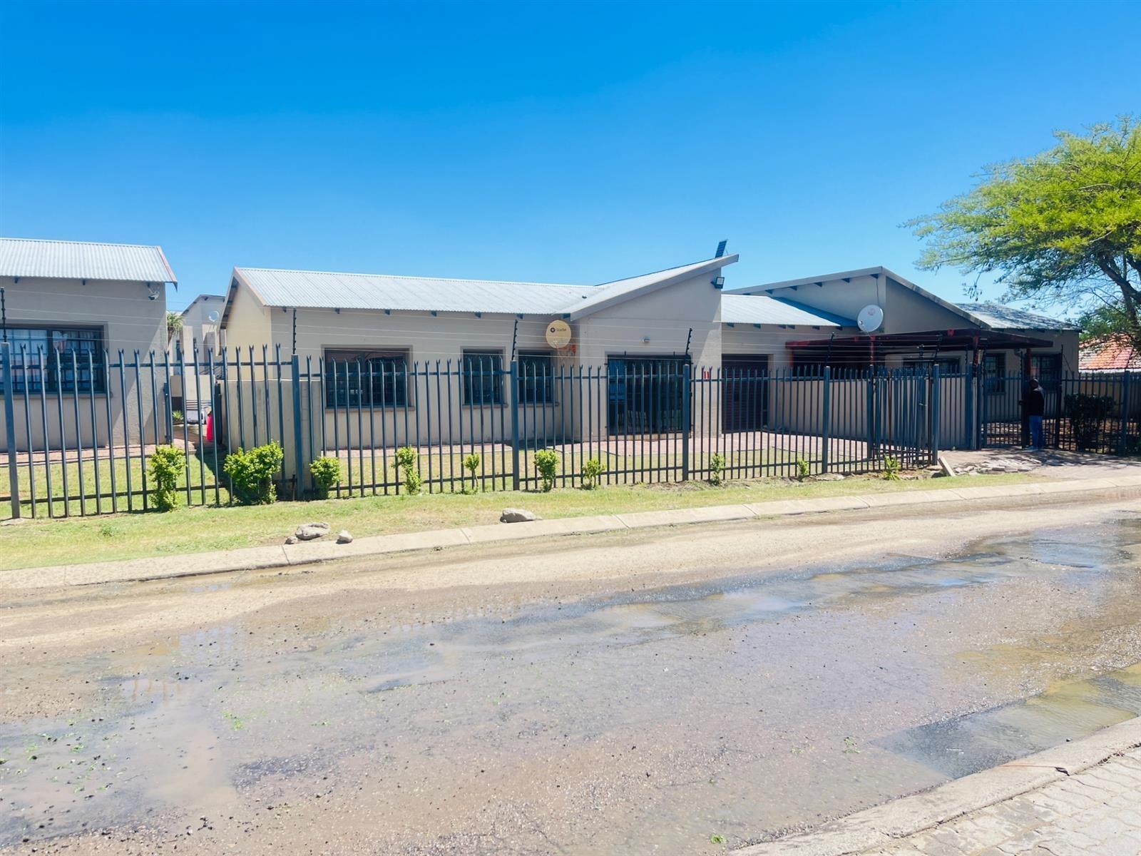Apartment For Sale in Stoffberg Complex Brits Central, Brits, North West