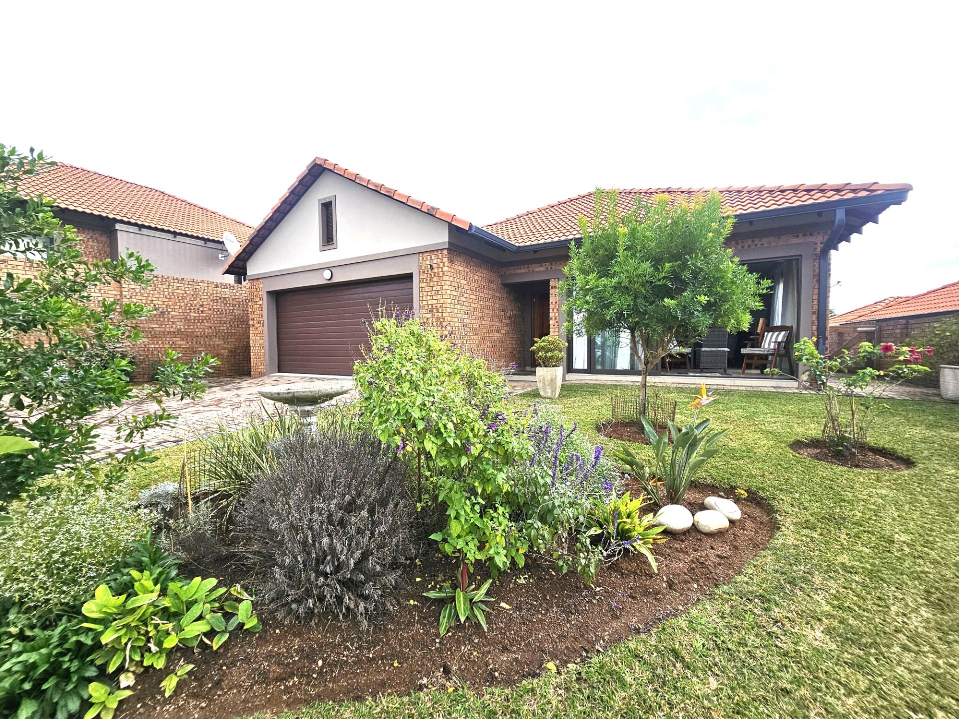 Ideal Lock-Up-and-Go 2 Bedroom House in Bateleur Estate