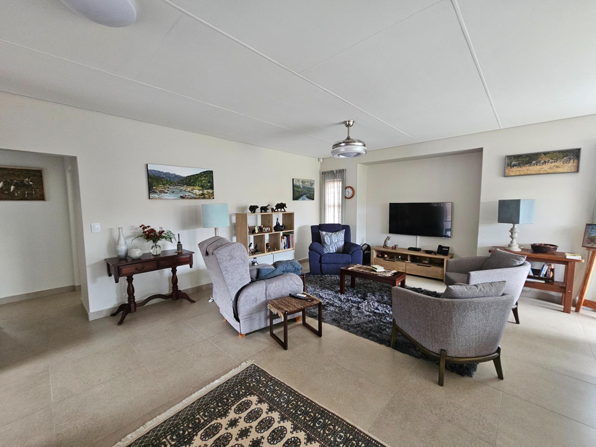 Ideal Lock-Up-and-Go 2 Bedroom House in Bateleur Estate