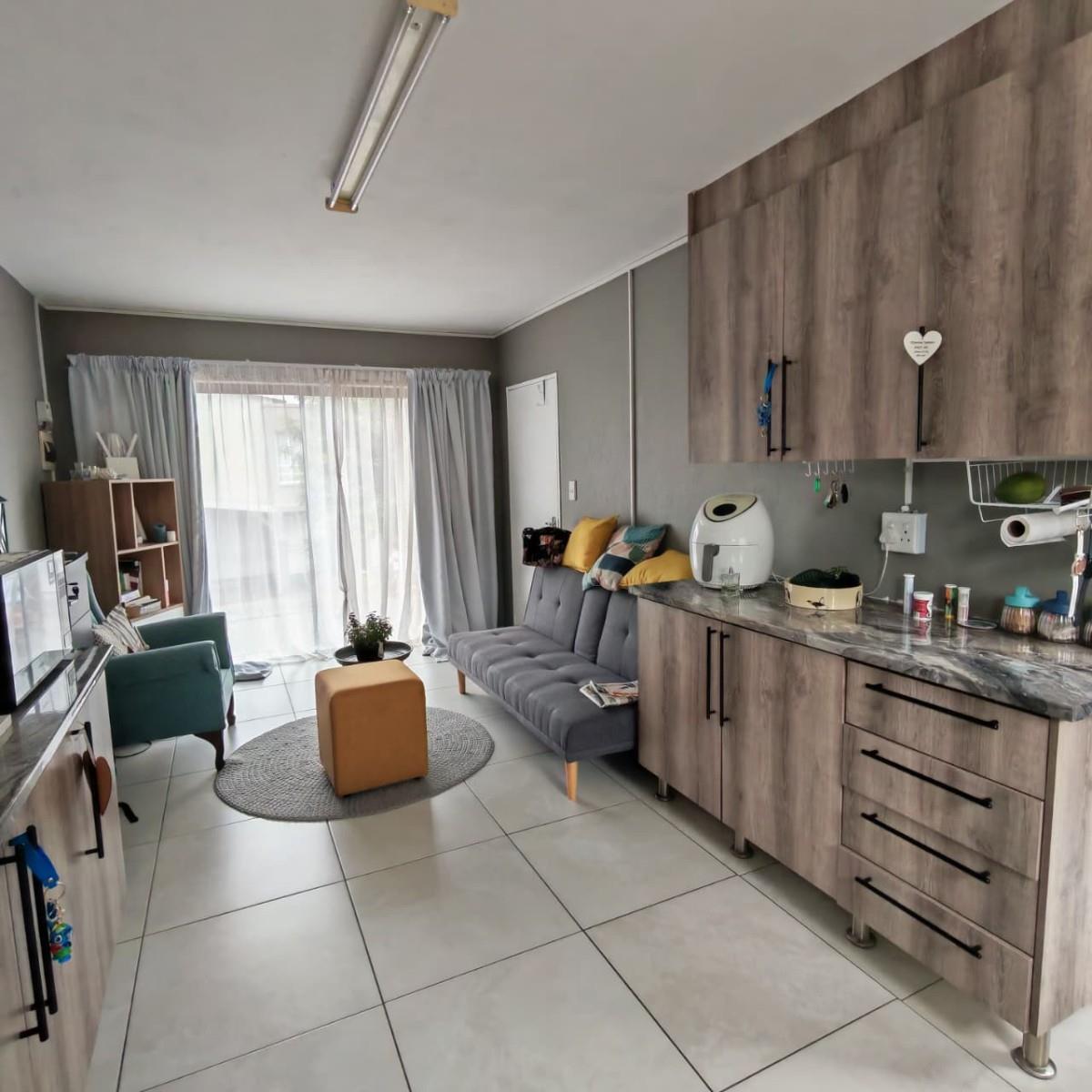 2 Bedroom 2 bathroom Apartment To Rent in Nelspruit Ext 37, Nelspruit