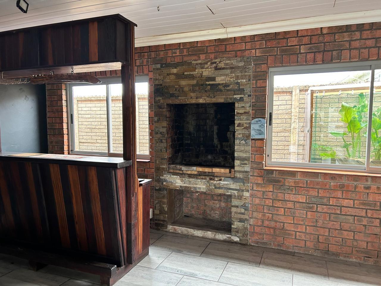 Coastal Living with Solar Efficiency - Rental in Queensberry Bay