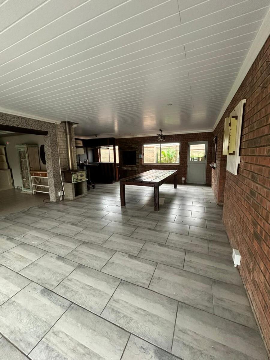 Coastal Living with Solar Efficiency - Rental in Queensberry Bay