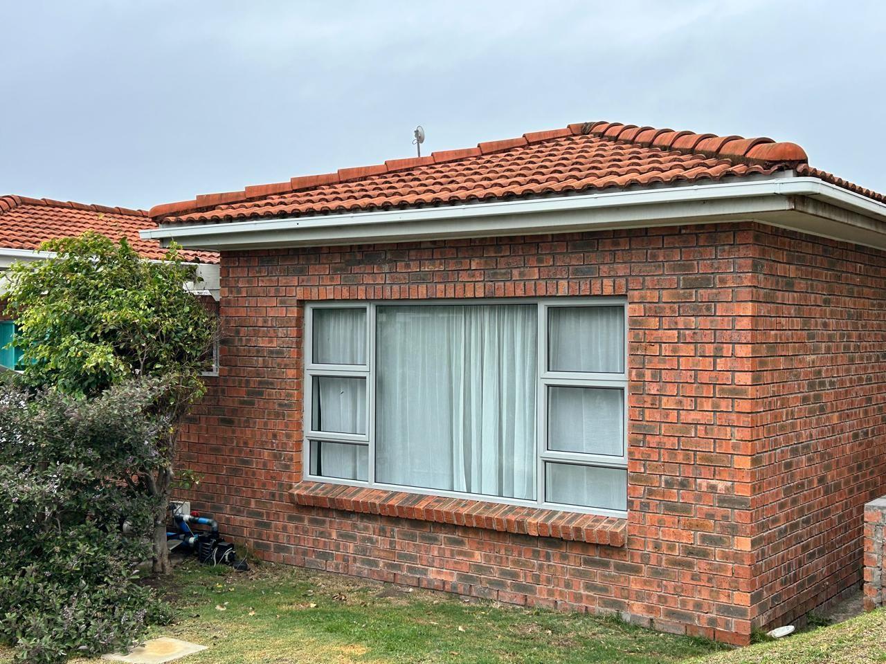 Coastal Living with Solar Efficiency - Rental in Queensberry Bay