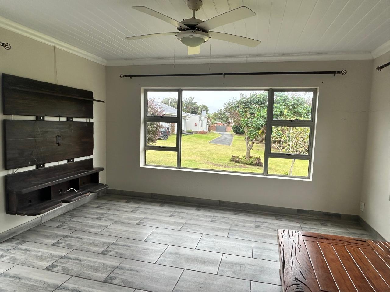Coastal Living with Solar Efficiency - Rental in Queensberry Bay