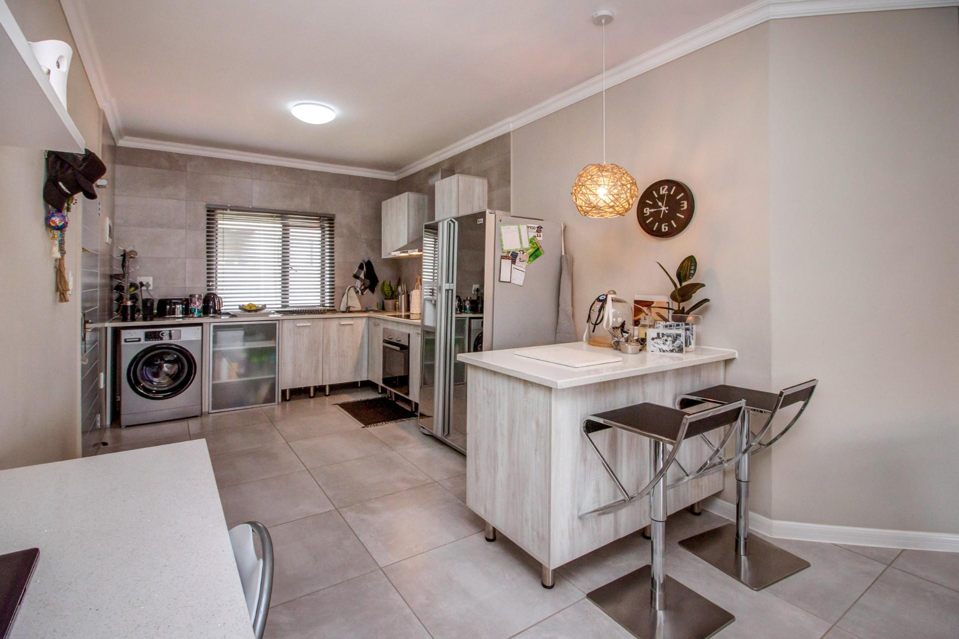 Priced to Sell 2-Bed 2-Bath Apartment