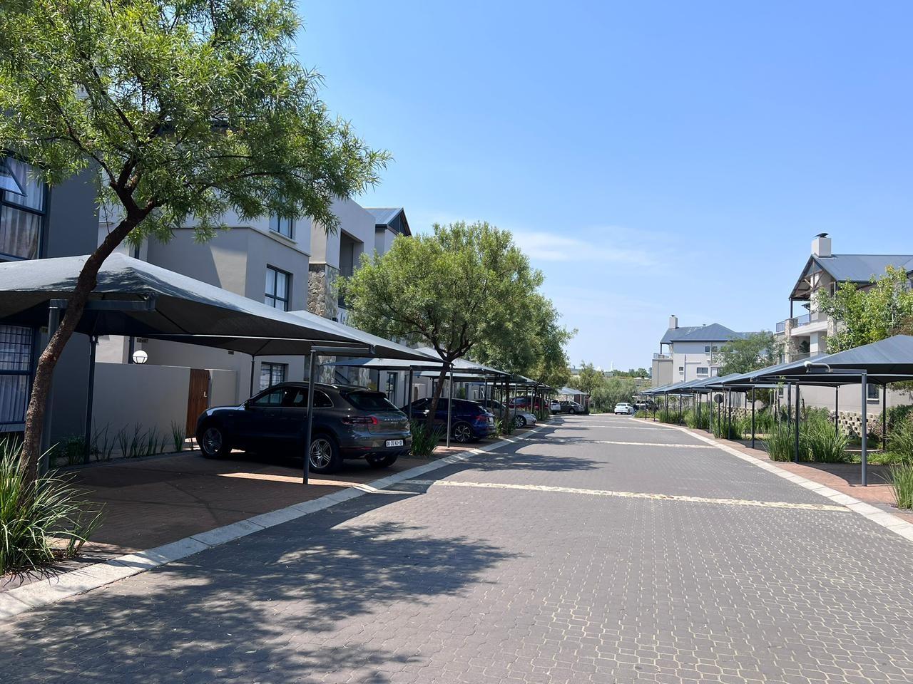 2 bedroom Penthouse For Sale in Polofields, Waterfall - Rarely available at this price point