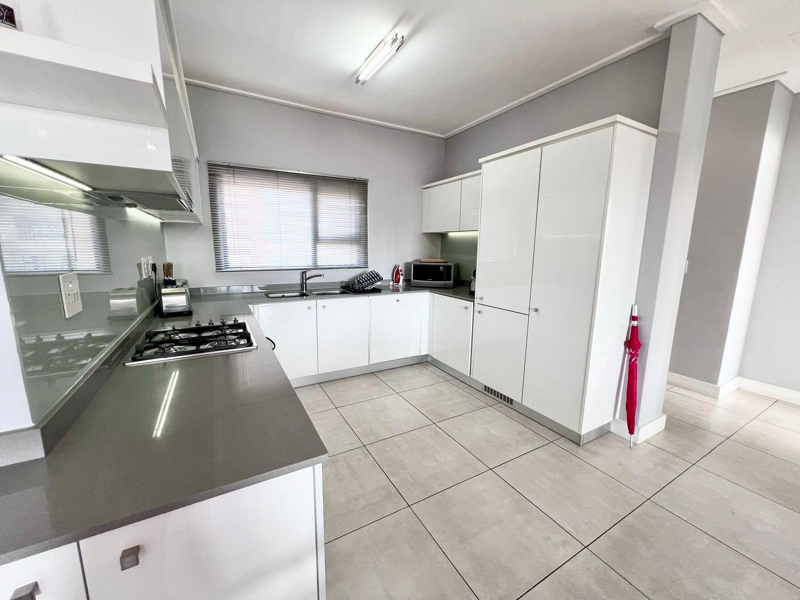 2 bedroom Penthouse For Sale in Polofields, Waterfall - Rarely available at this price point