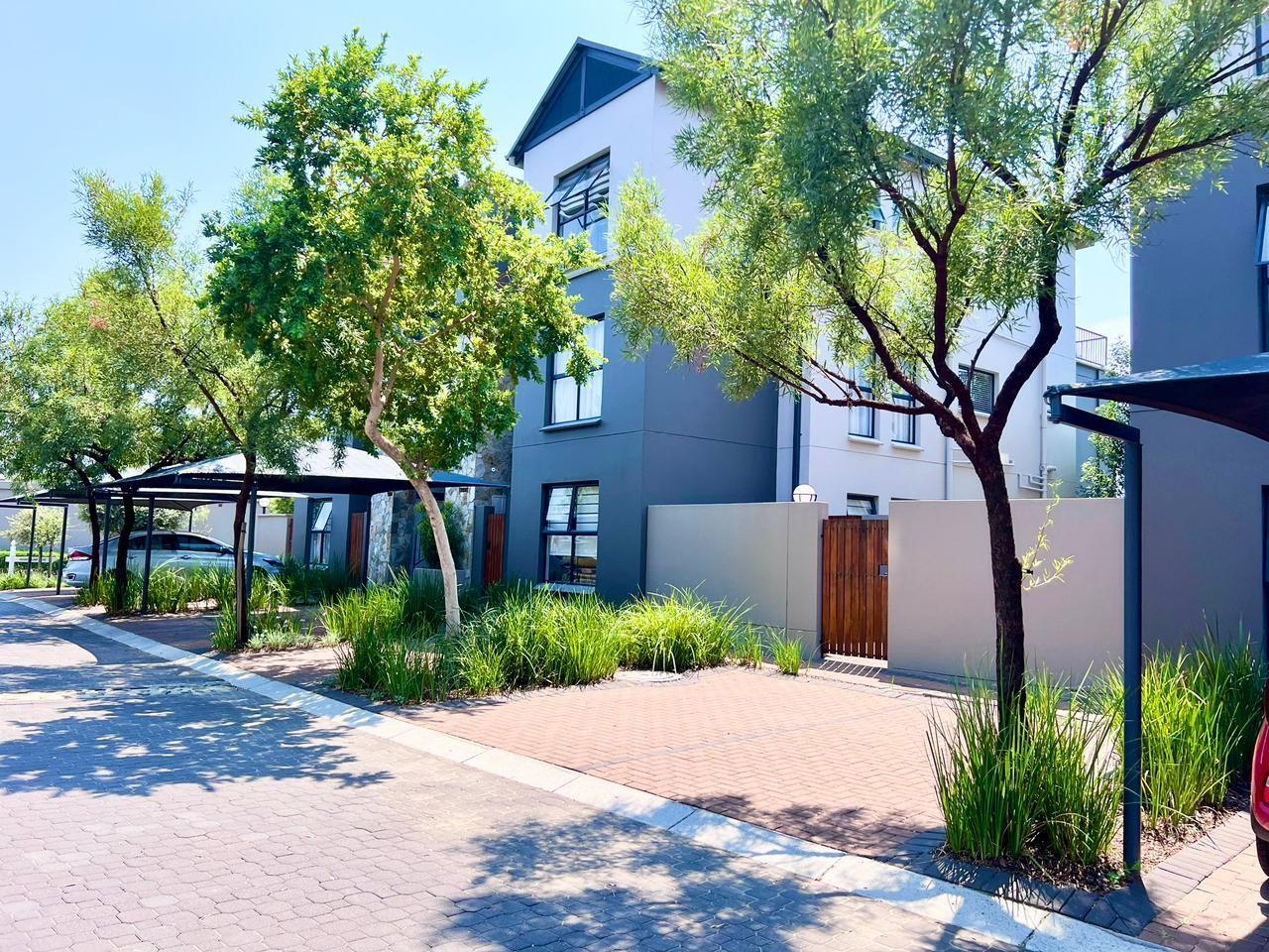 2 bedroom Penthouse For Sale in Polofields, Waterfall - Rarely available at this price point