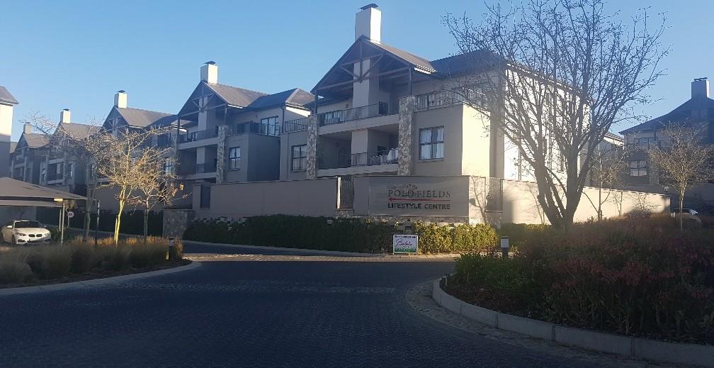 2 bedroom Penthouse For Sale in Polofields, Waterfall - Rarely available at this price point