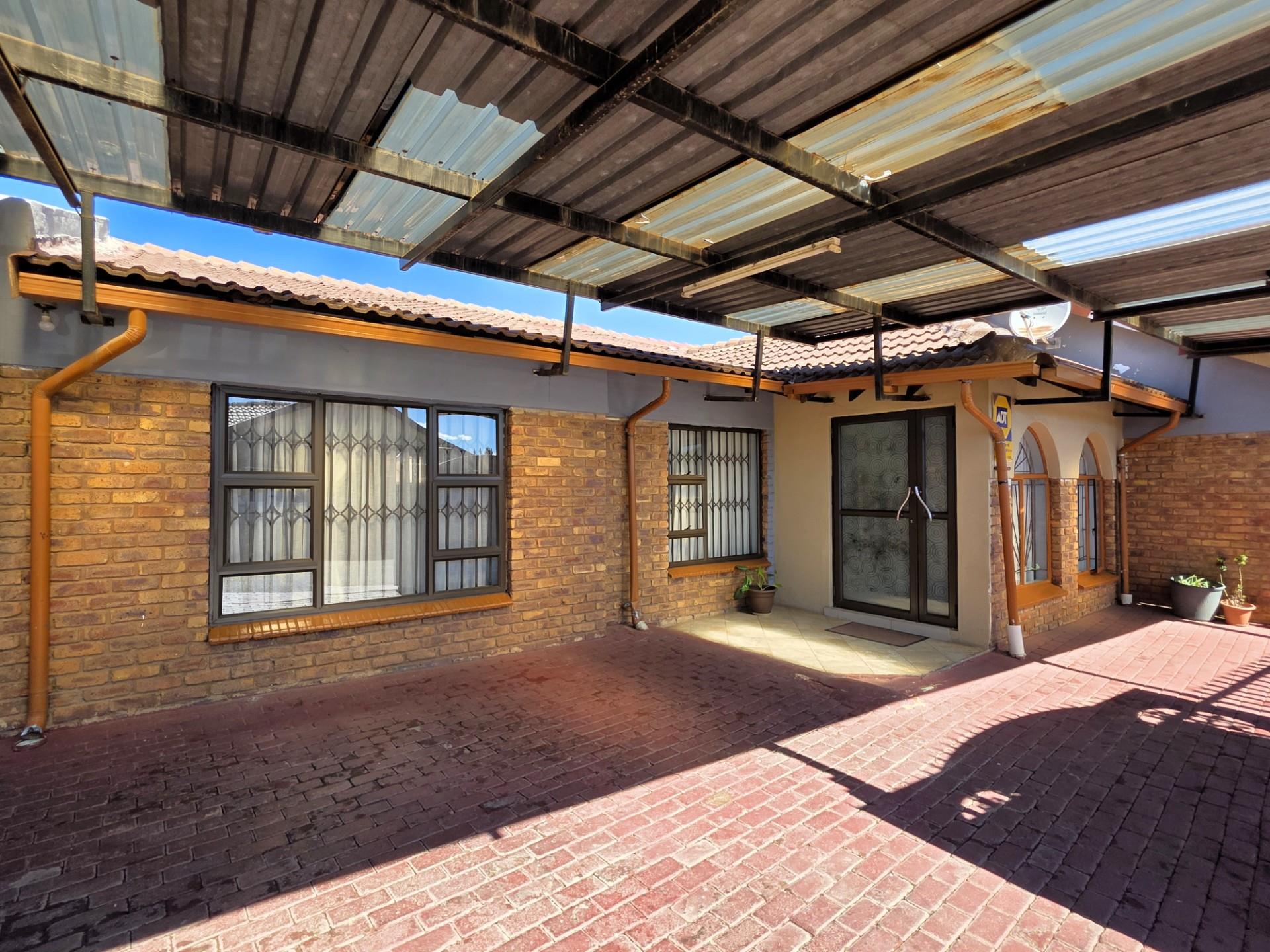 House For Sale in Khutsong, Mamelodi, Pretoria