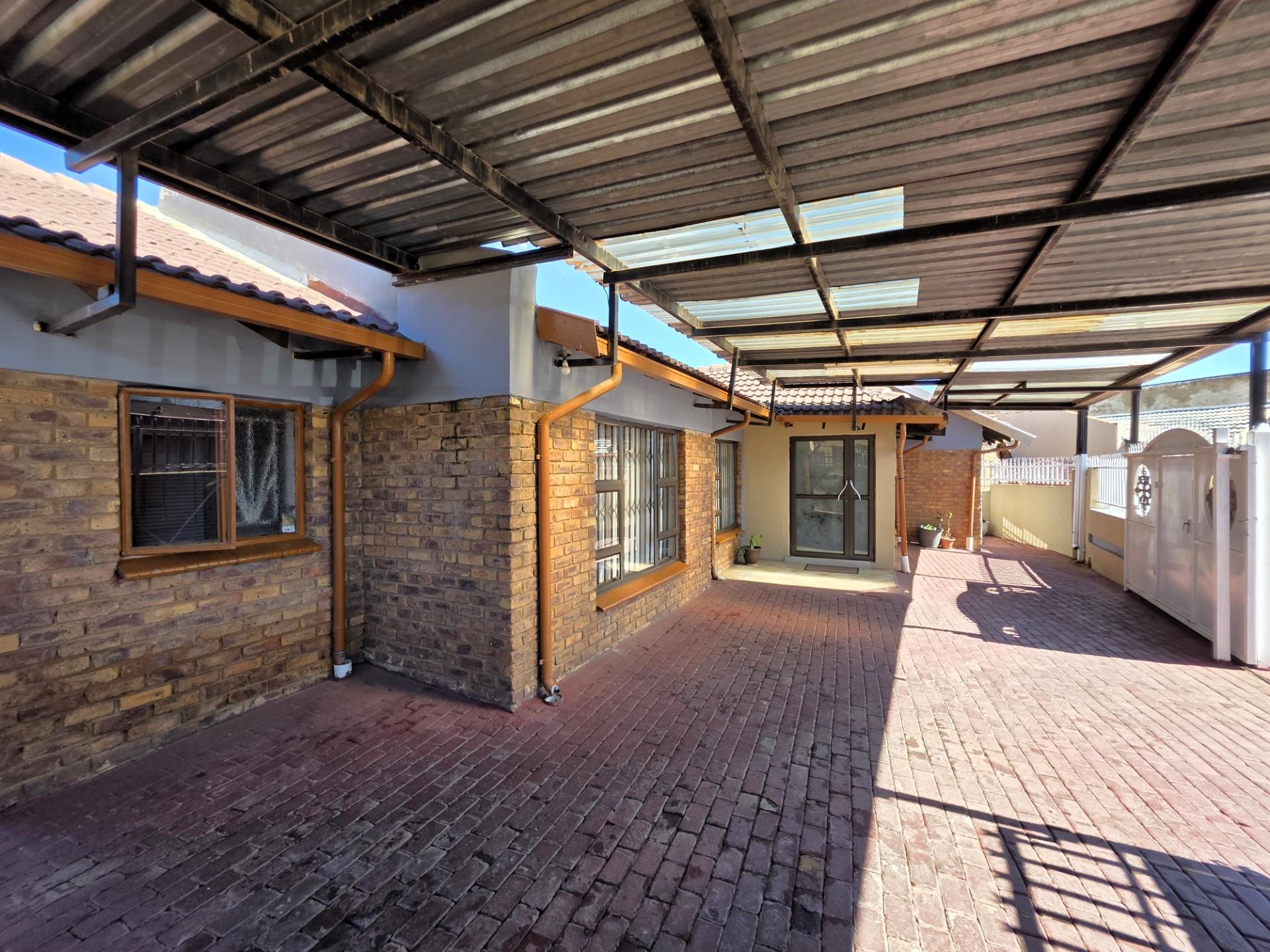 House For Sale in Khutsong, Mamelodi, Pretoria