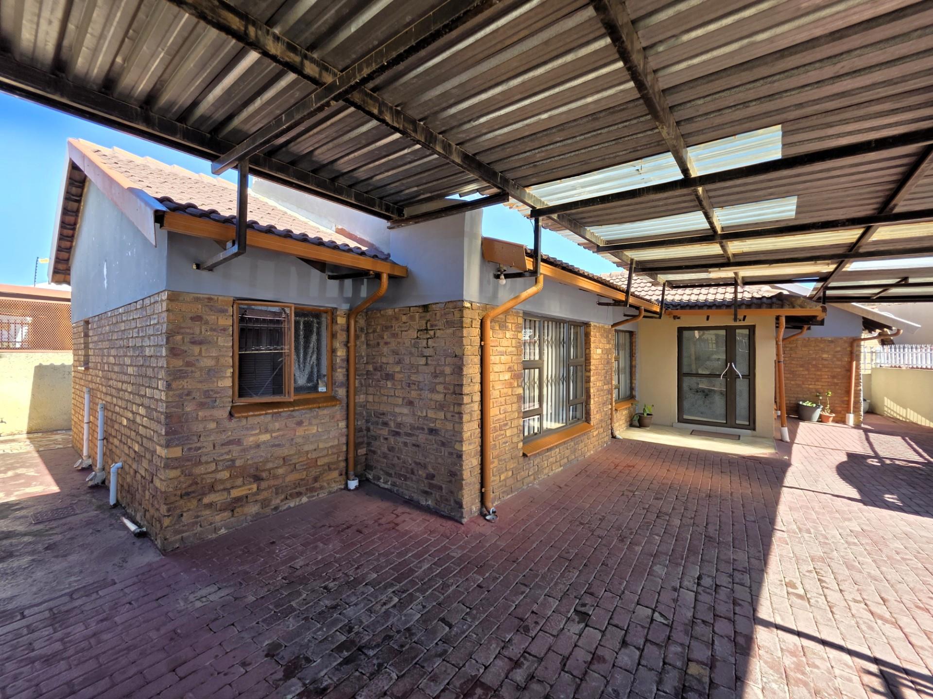 House For Sale in Khutsong, Mamelodi, Pretoria