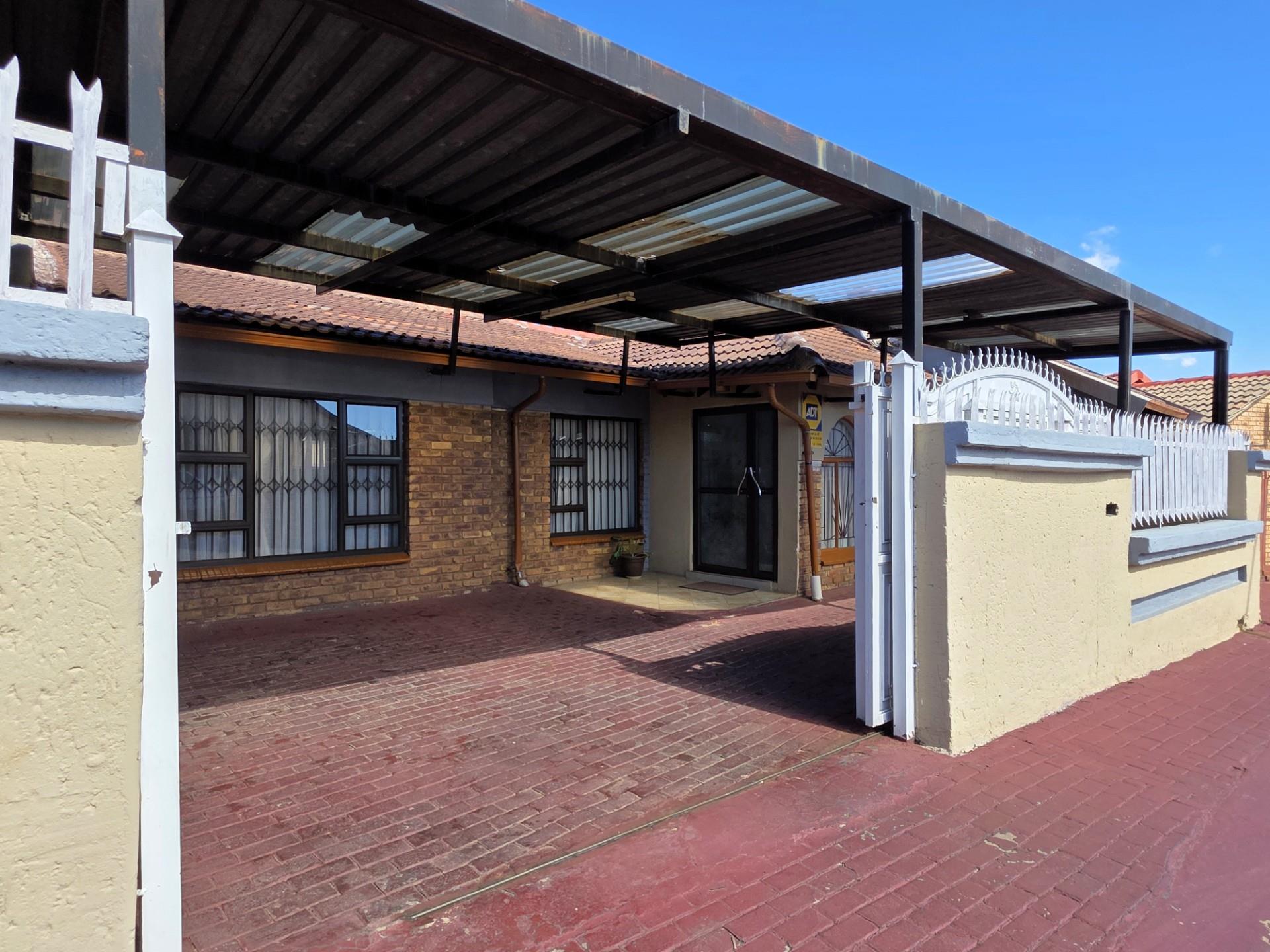 House For Sale in Khutsong, Mamelodi, Pretoria