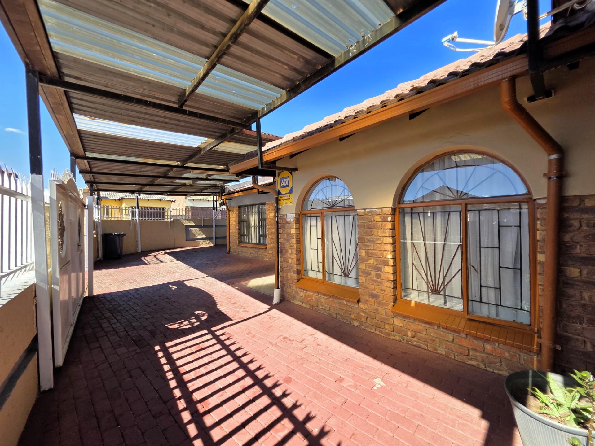 House For Sale in Khutsong, Mamelodi, Pretoria