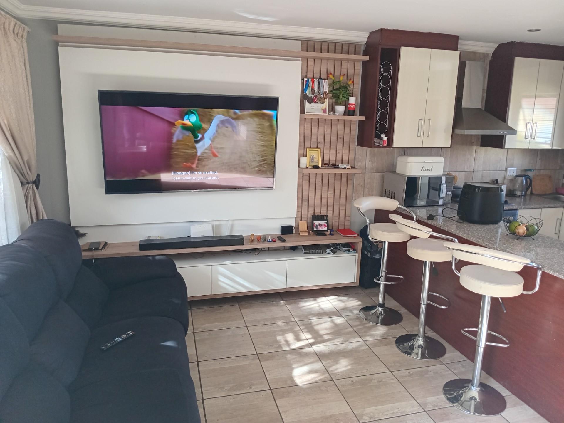 Townhouse For Sale in Rembrandt Ridge, Johannesburg
