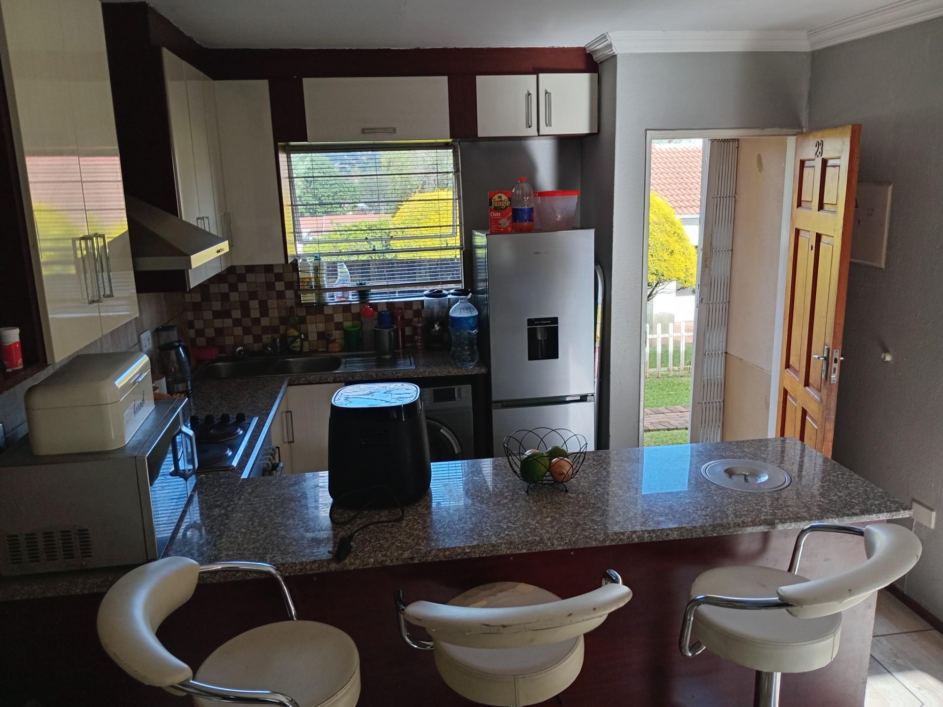 Townhouse For Sale in Rembrandt Ridge, Johannesburg