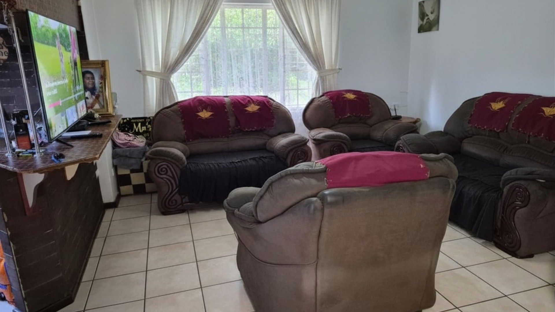 SPACIOUS FAMILY HOME WITH MODERN INCOME-GENERATING OUTBUILDING!
