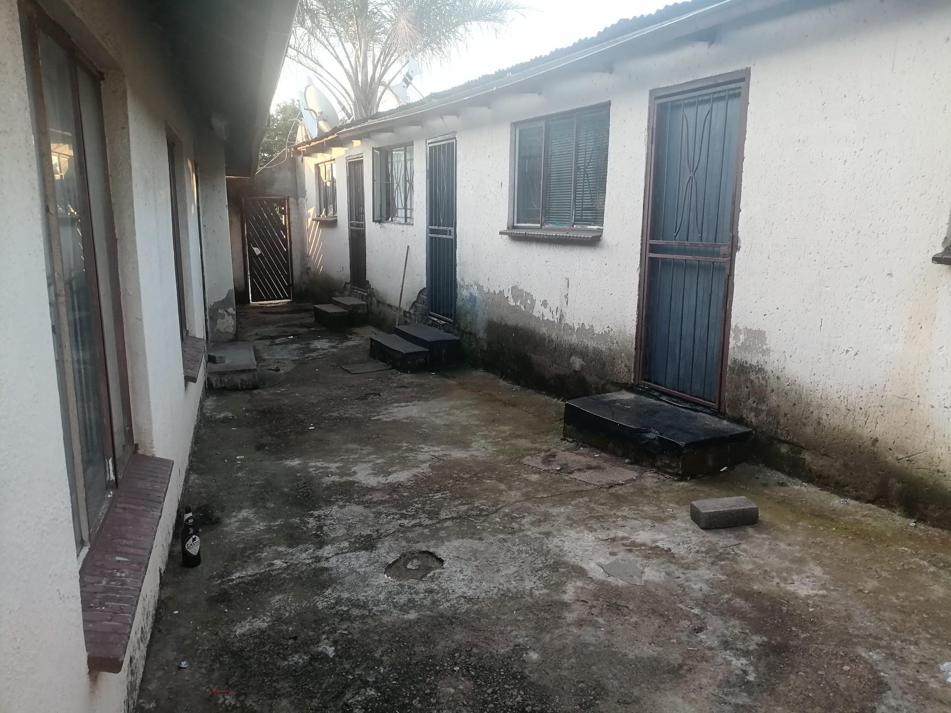 House For Sale in Tembisa Central, Tembisa