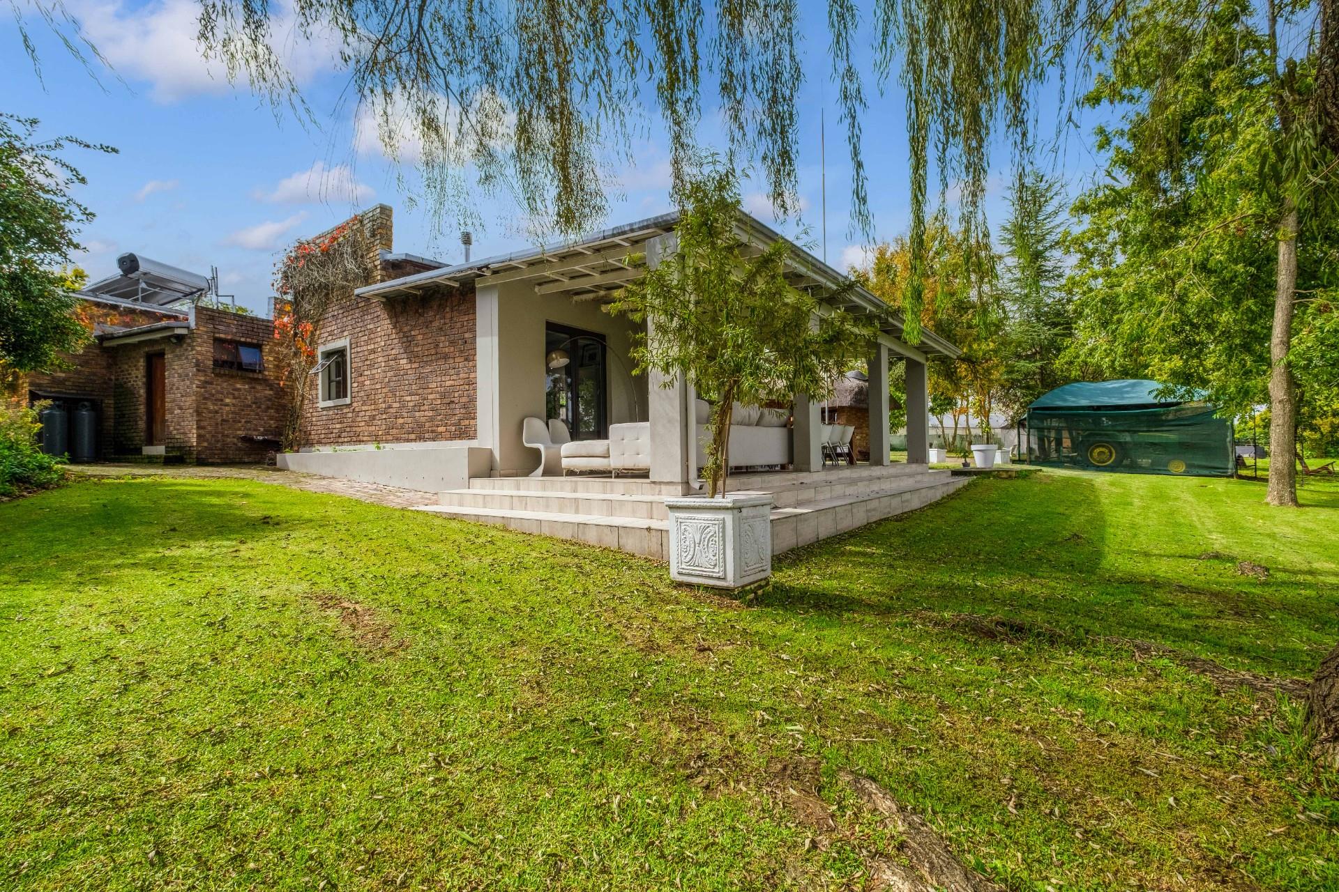 Main House with Cottages and Lifestyle Space