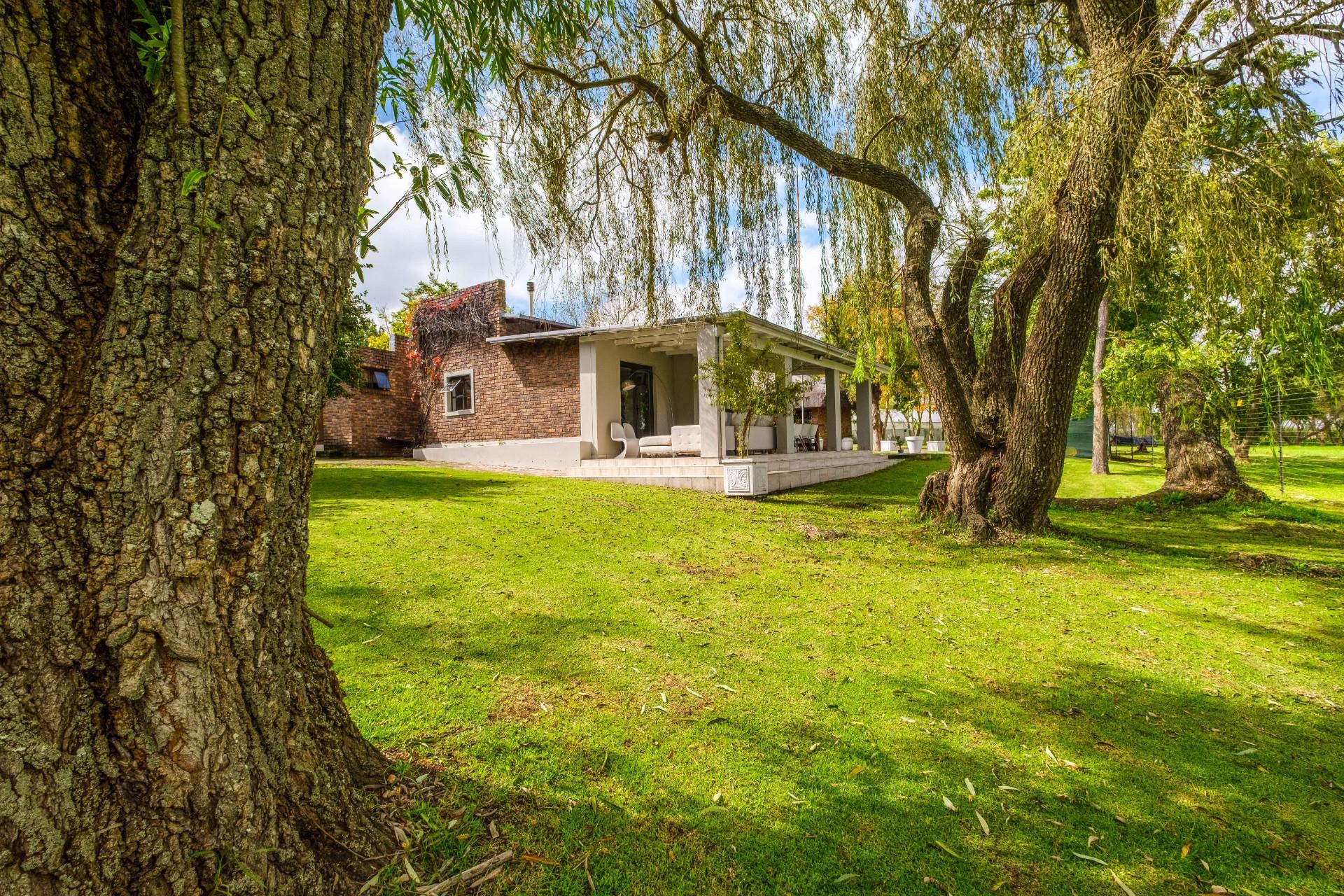 Main House with Cottages and Lifestyle Space