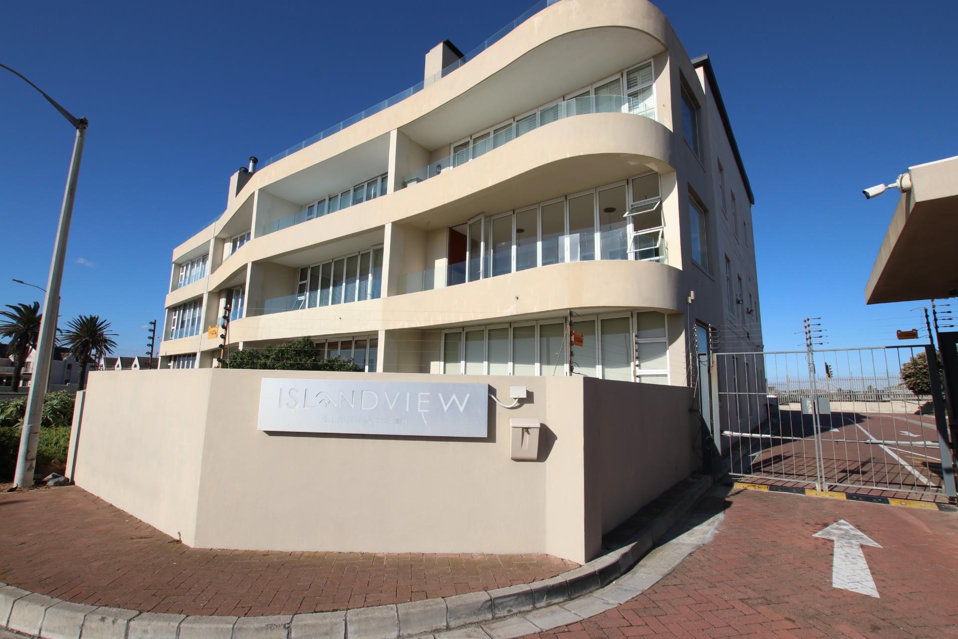 Apartment To Rent in Lagoon Beach, Milnerton