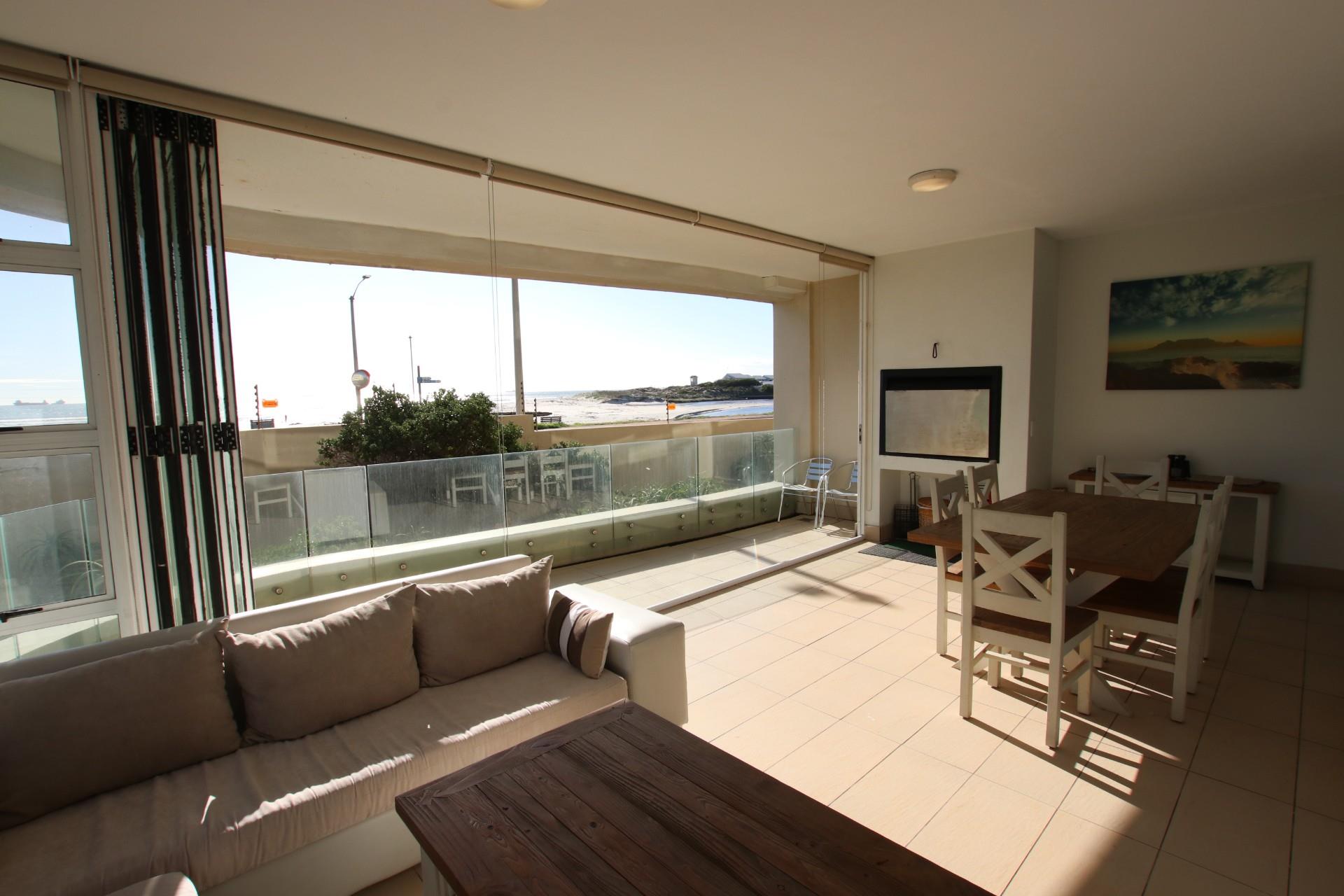Apartment To Rent in Lagoon Beach, Milnerton