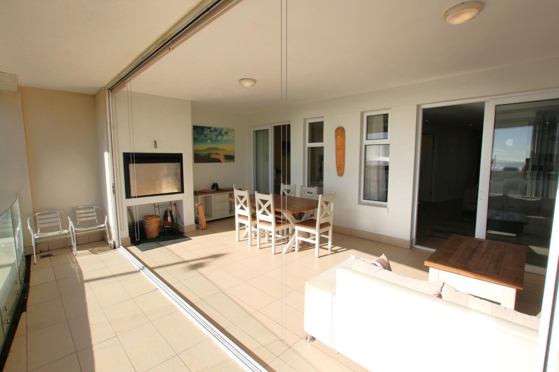 Apartment To Rent in Lagoon Beach, Milnerton