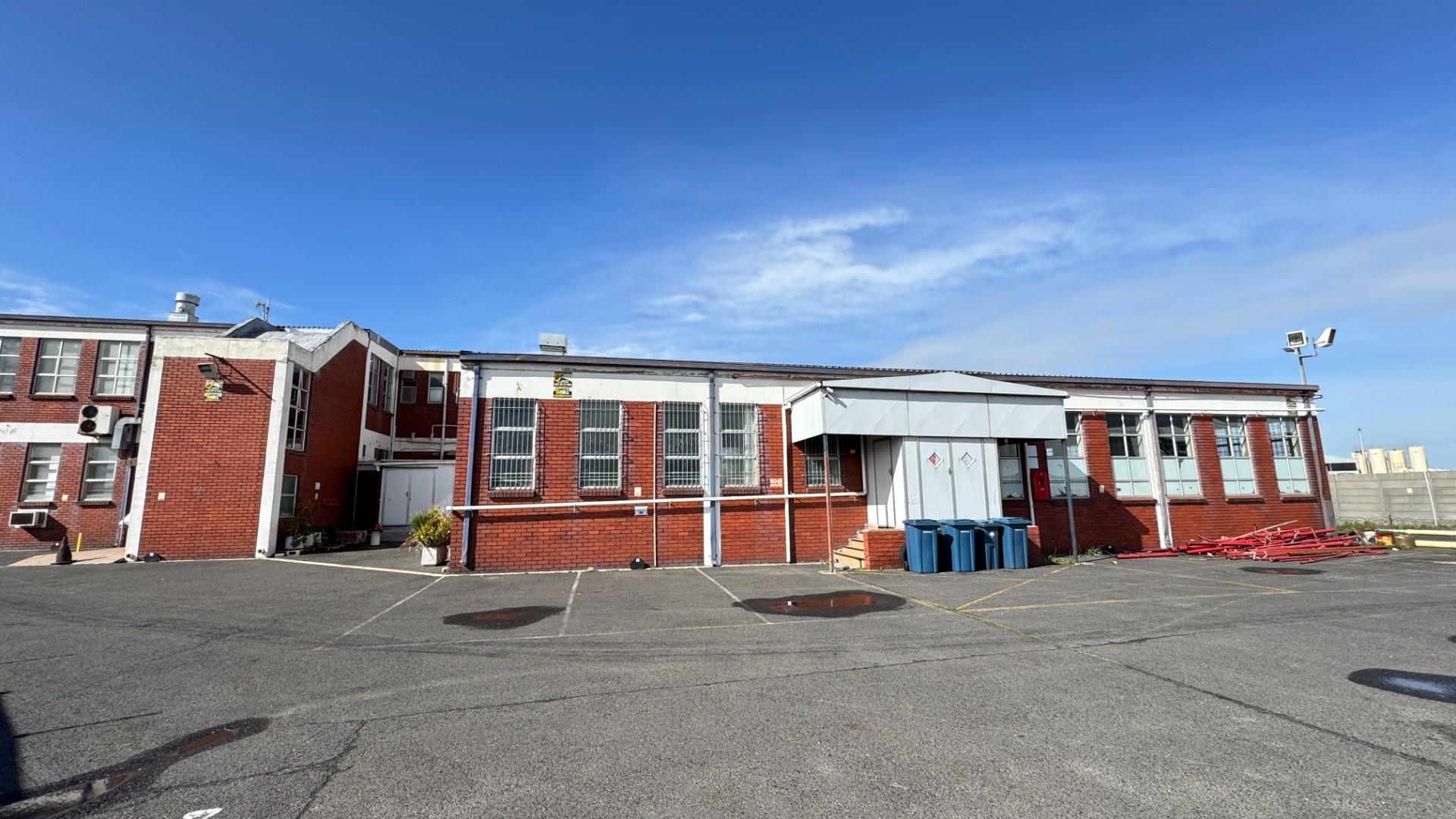1,400m² Commercial Property To Let in Epping Industrial, Cape Town.