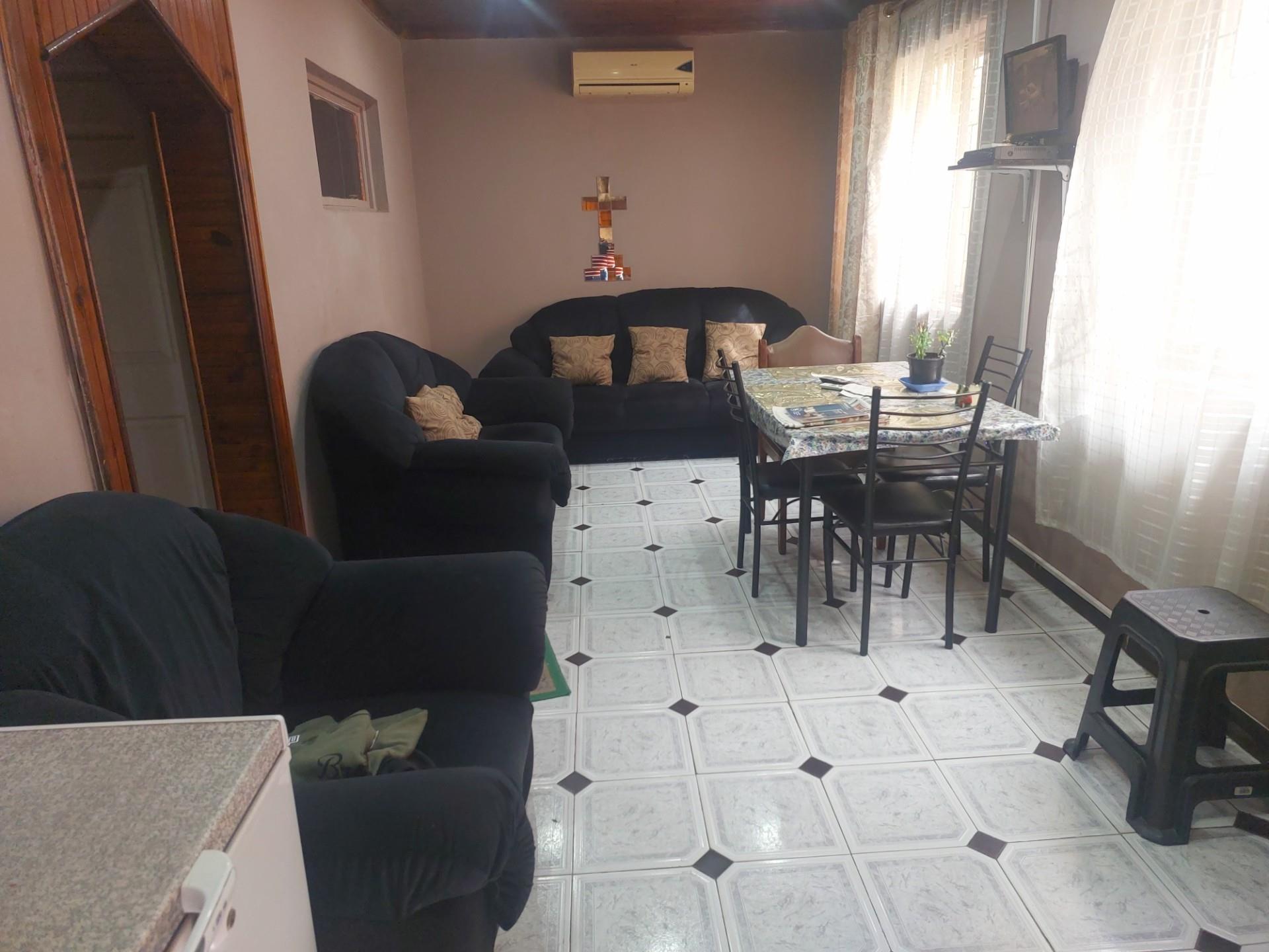 3 Bedroom Home with 2 flatlets