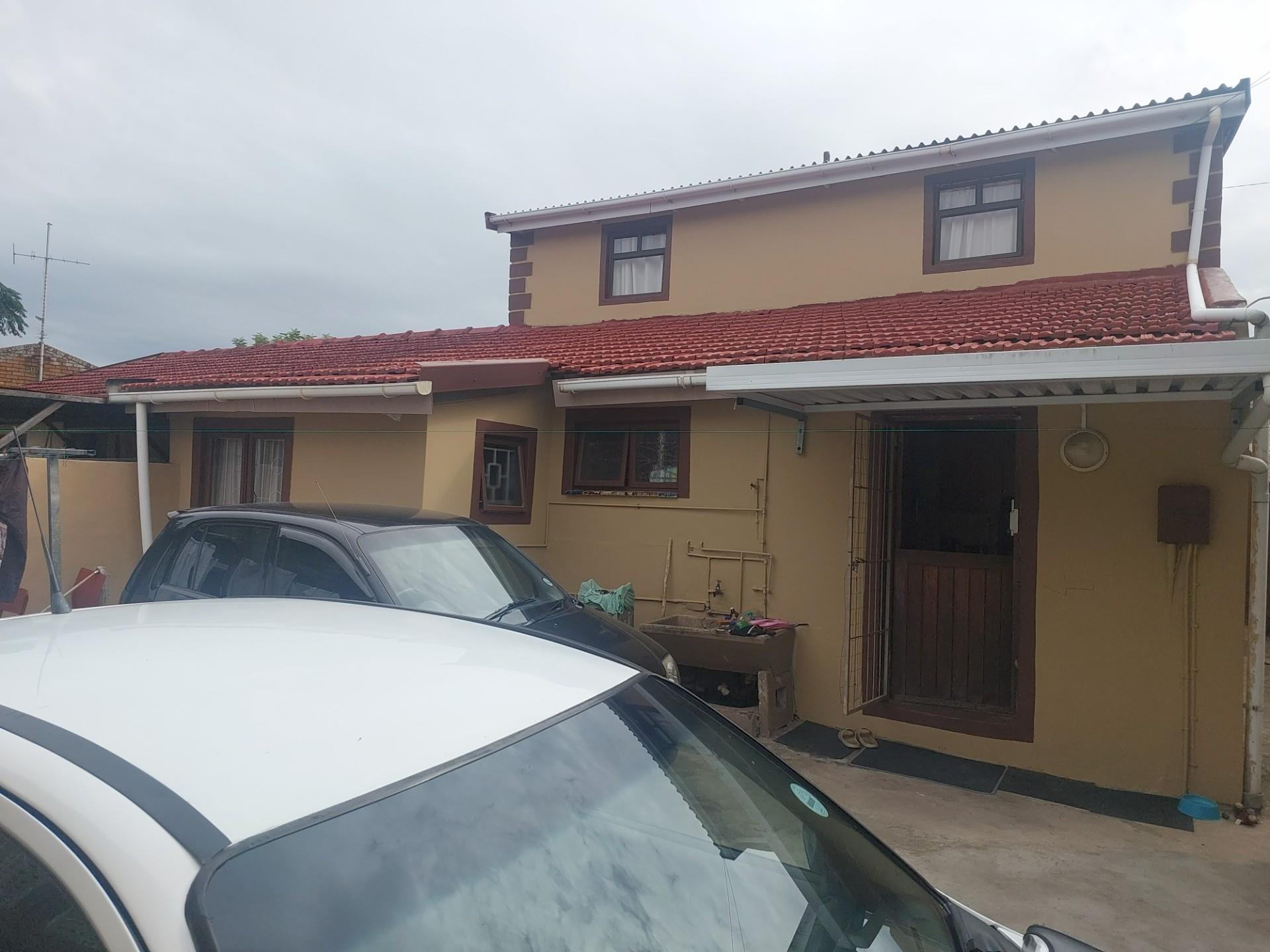 3 Bedroom Home with 2 flatlets