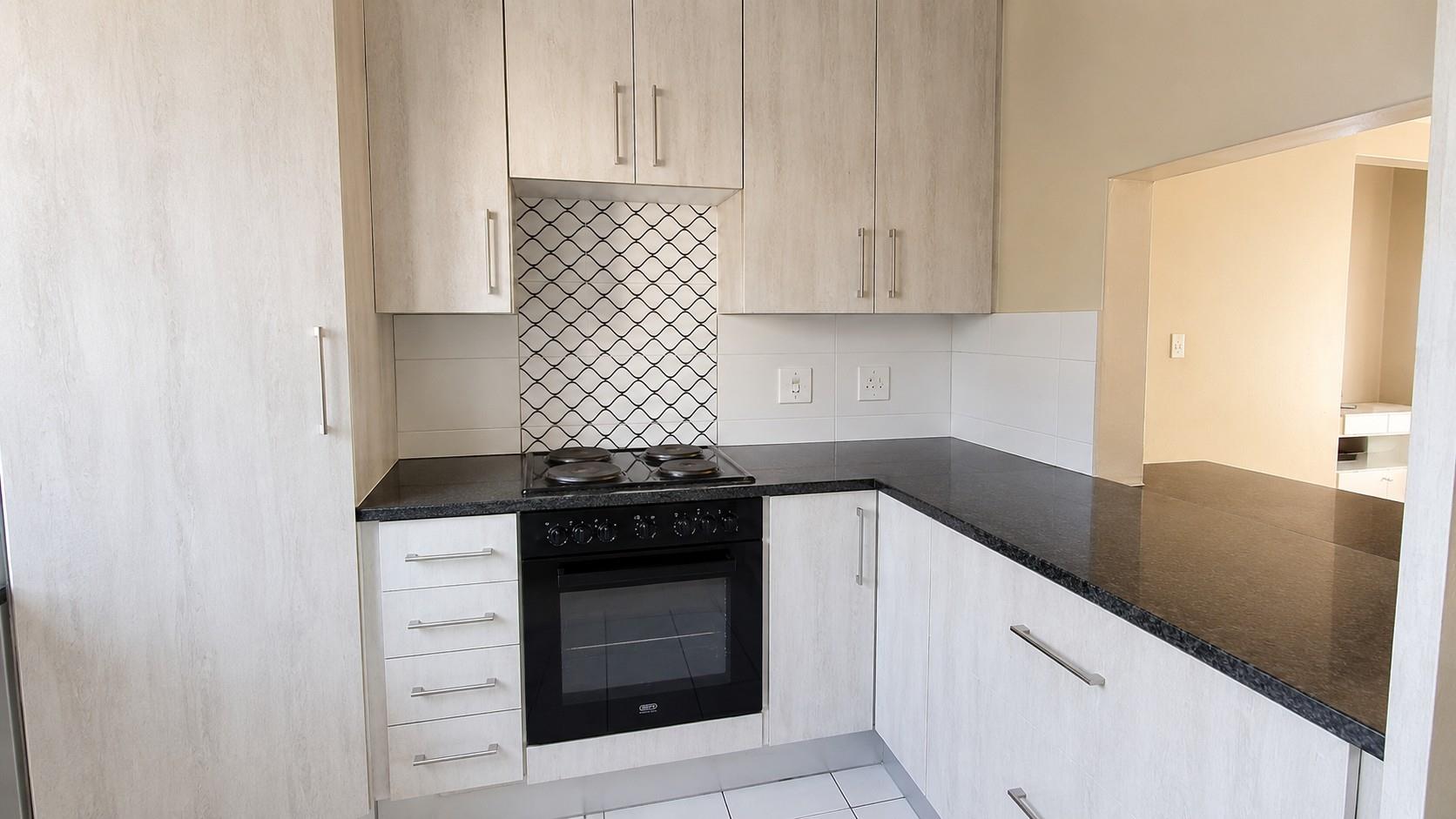 Neat 2 Bedroom Apartment in Secure Ferndale Complex