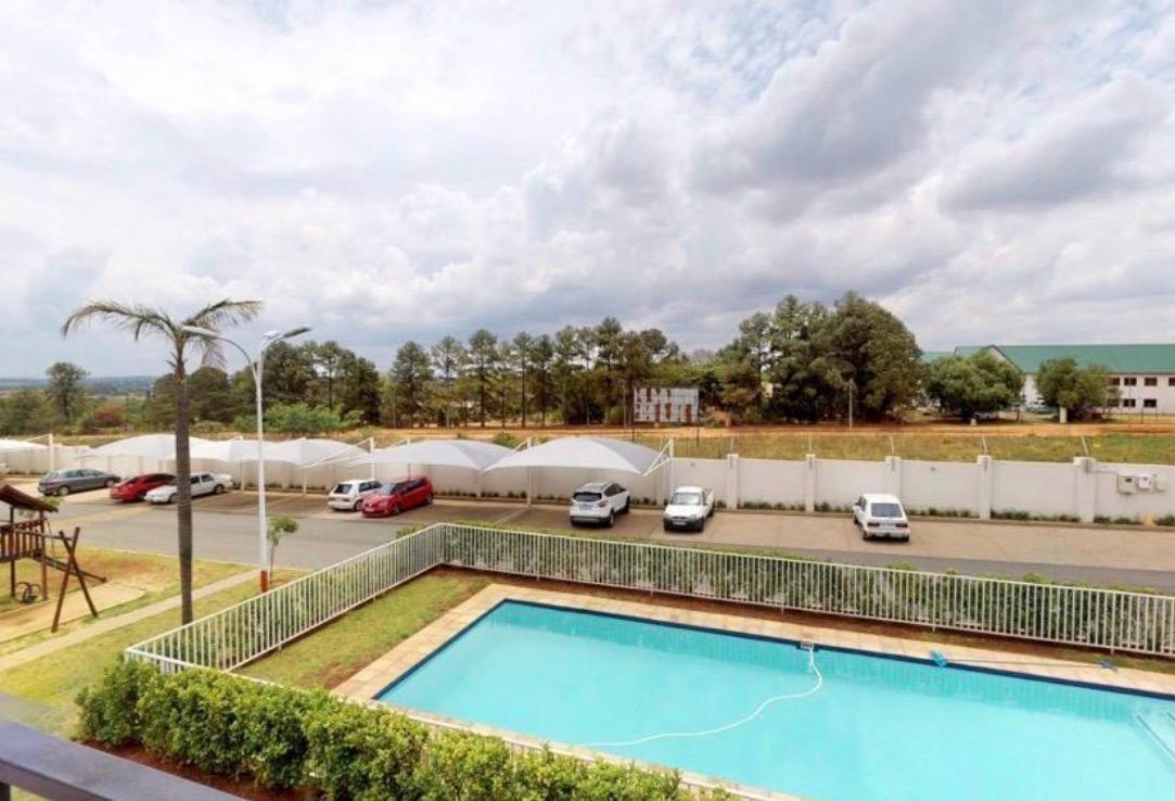 Apartment For Sale in Carlswald, Midrand