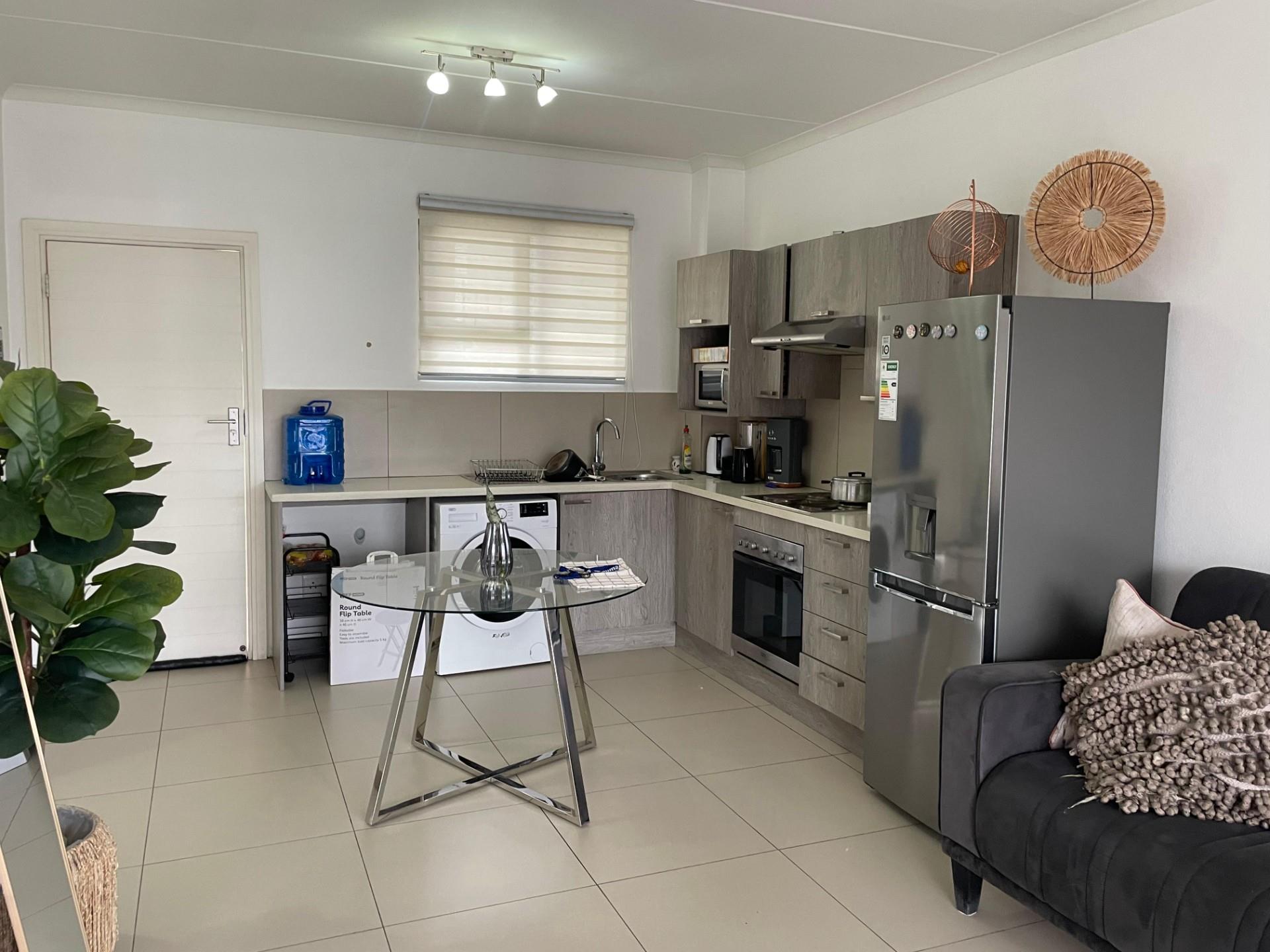 Apartment For Sale in Carlswald, Midrand