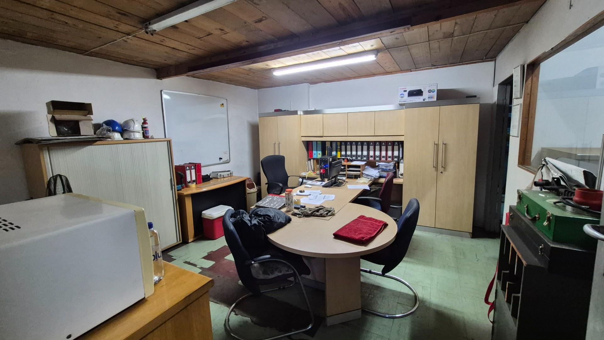 Prime corner position with excellent exposure to passing traffic in Pretoria North FOR SALE
