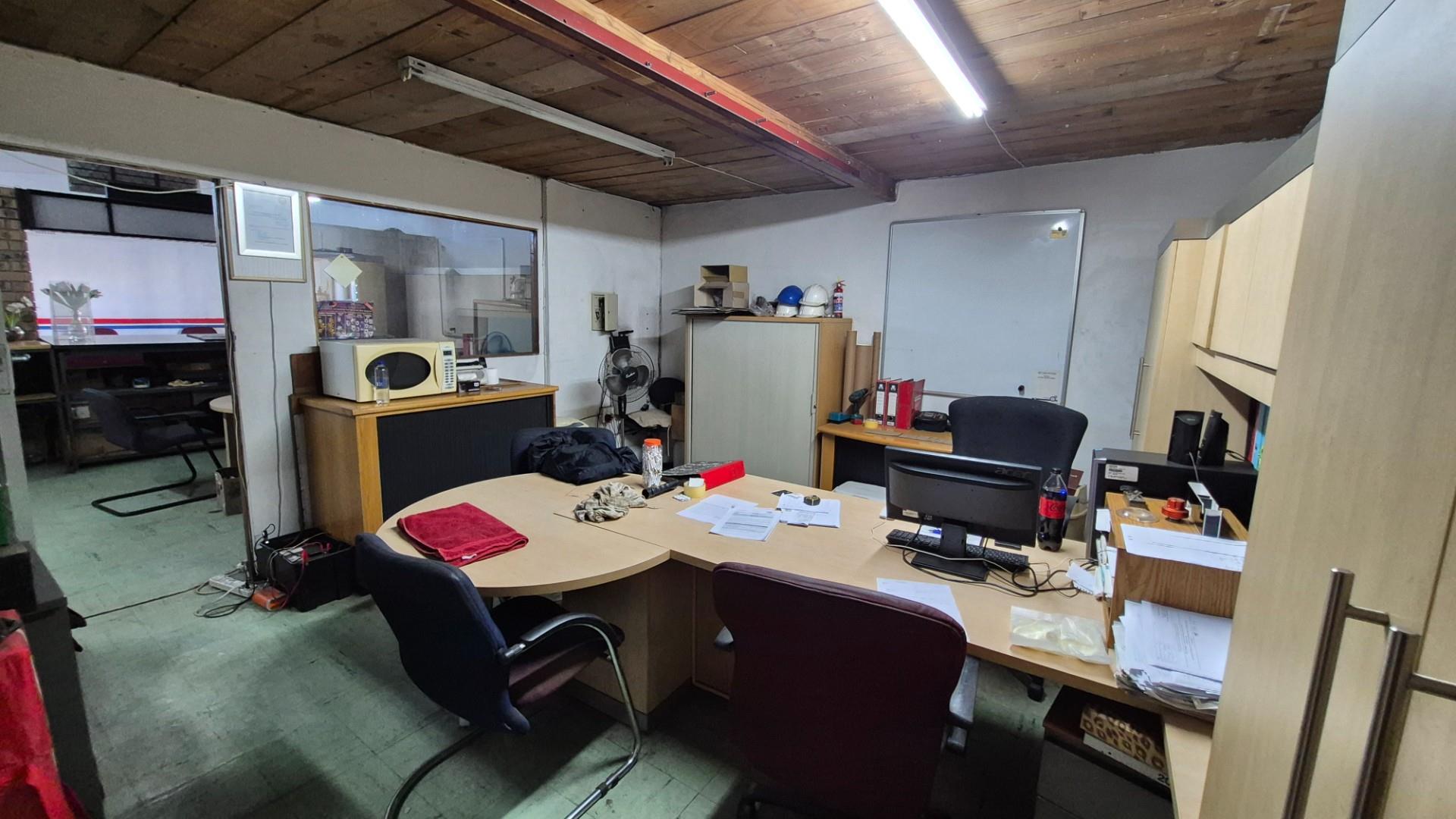 Prime corner position with excellent exposure to passing traffic in Pretoria North FOR SALE