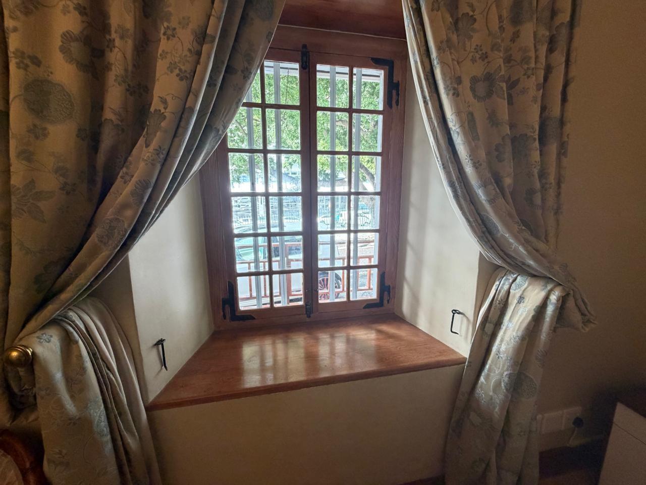 Hotel Building For Sale in Cape Town City Centre, Cape Town